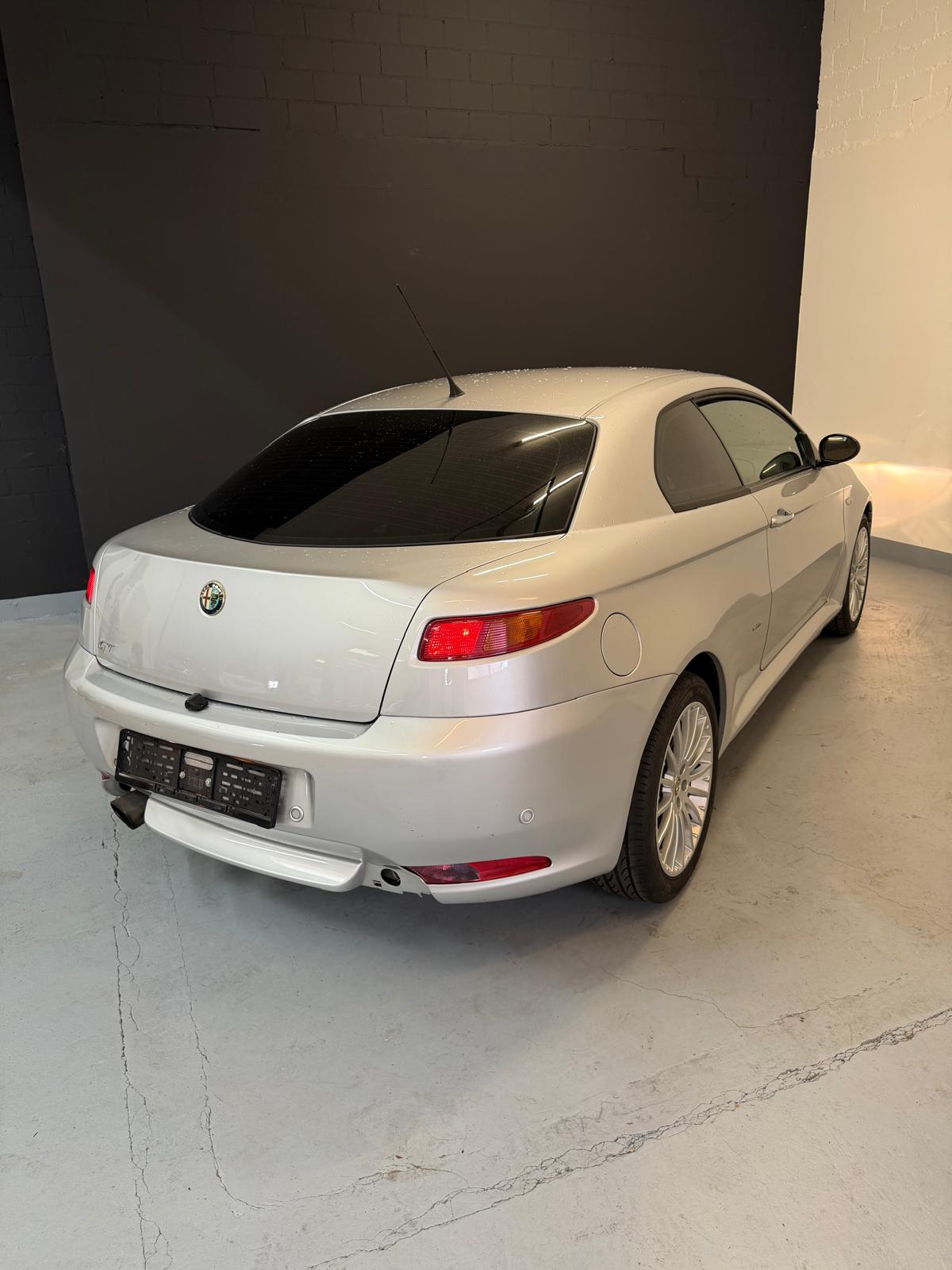 ALFA ROMEO GT 2.0 JTS Collezione ***CH-Fahrzeug***-image-6