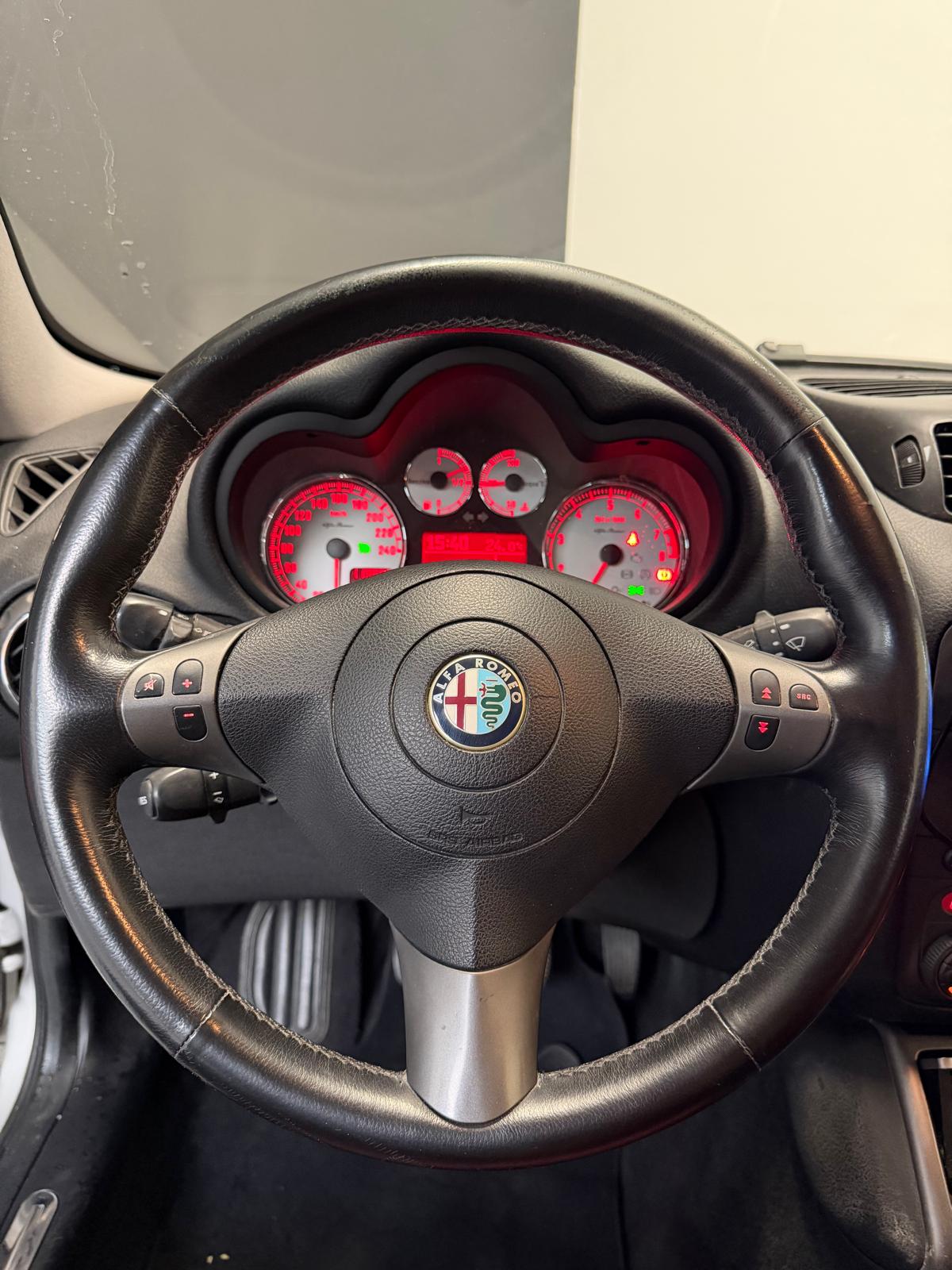 ALFA ROMEO GT 2.0 JTS Collezione ***CH-Fahrzeug***-image-8