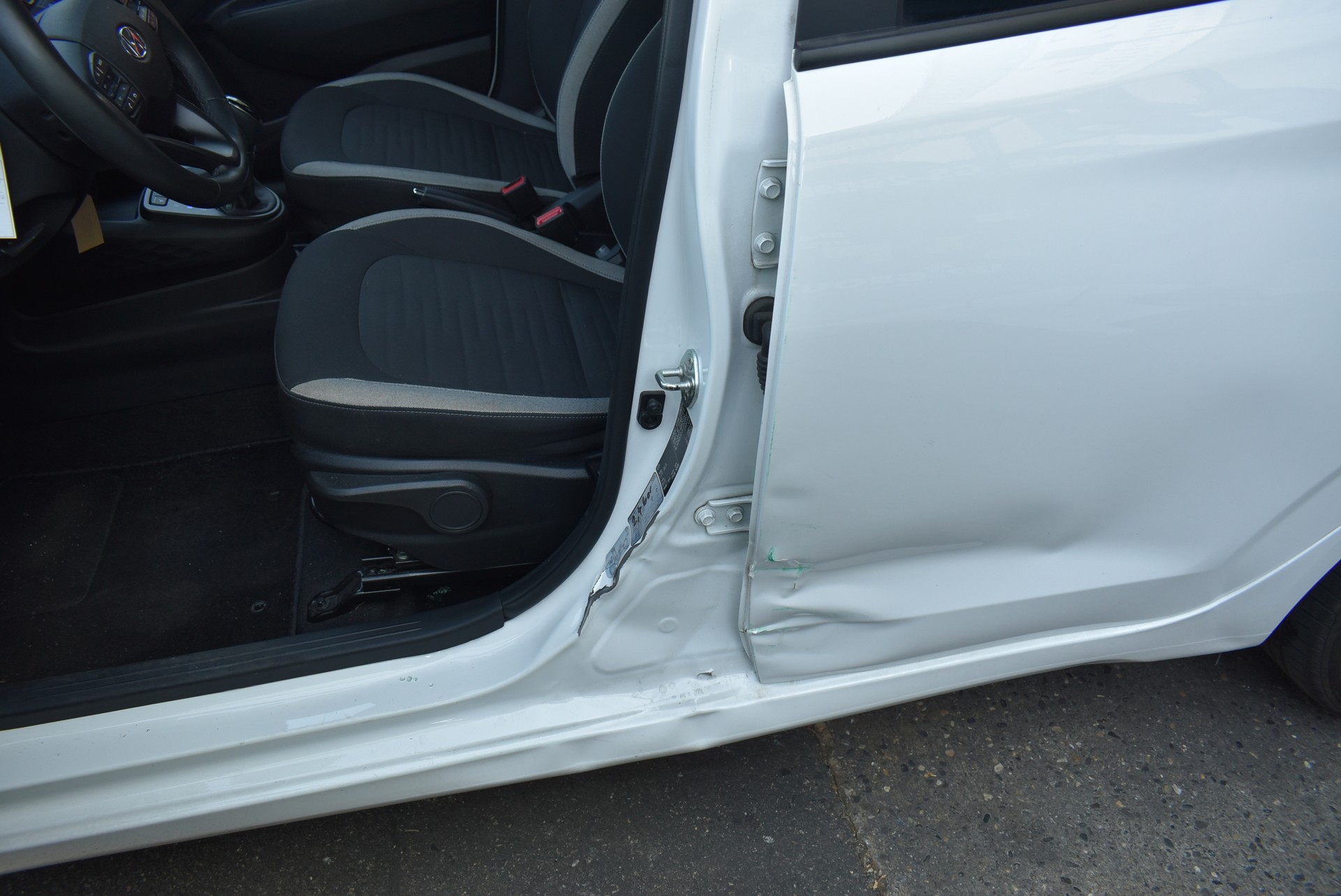 HYUNDAI i10 1.2 Launch Automat-image-1