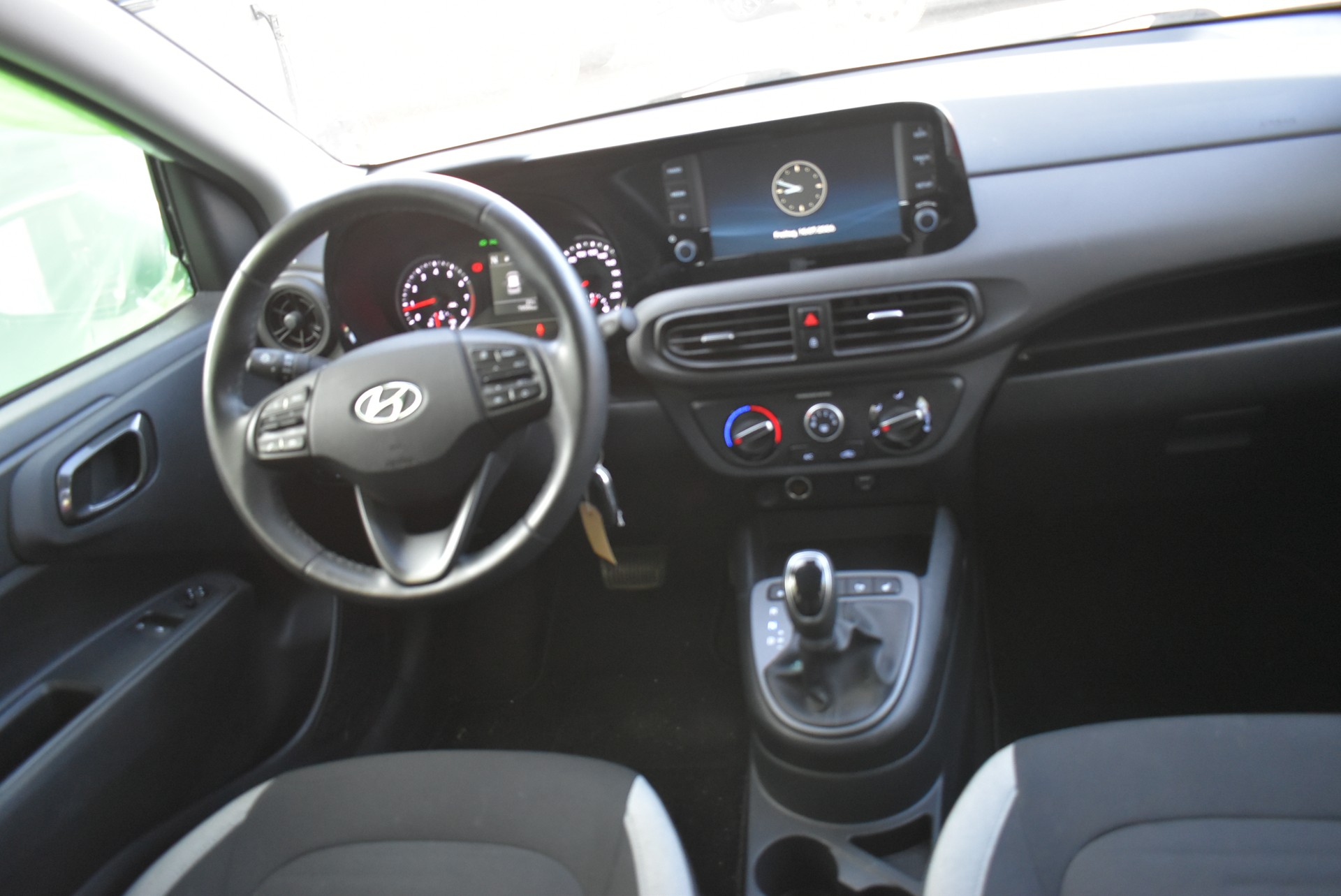 HYUNDAI i10 1.2 Launch Automat-image-4