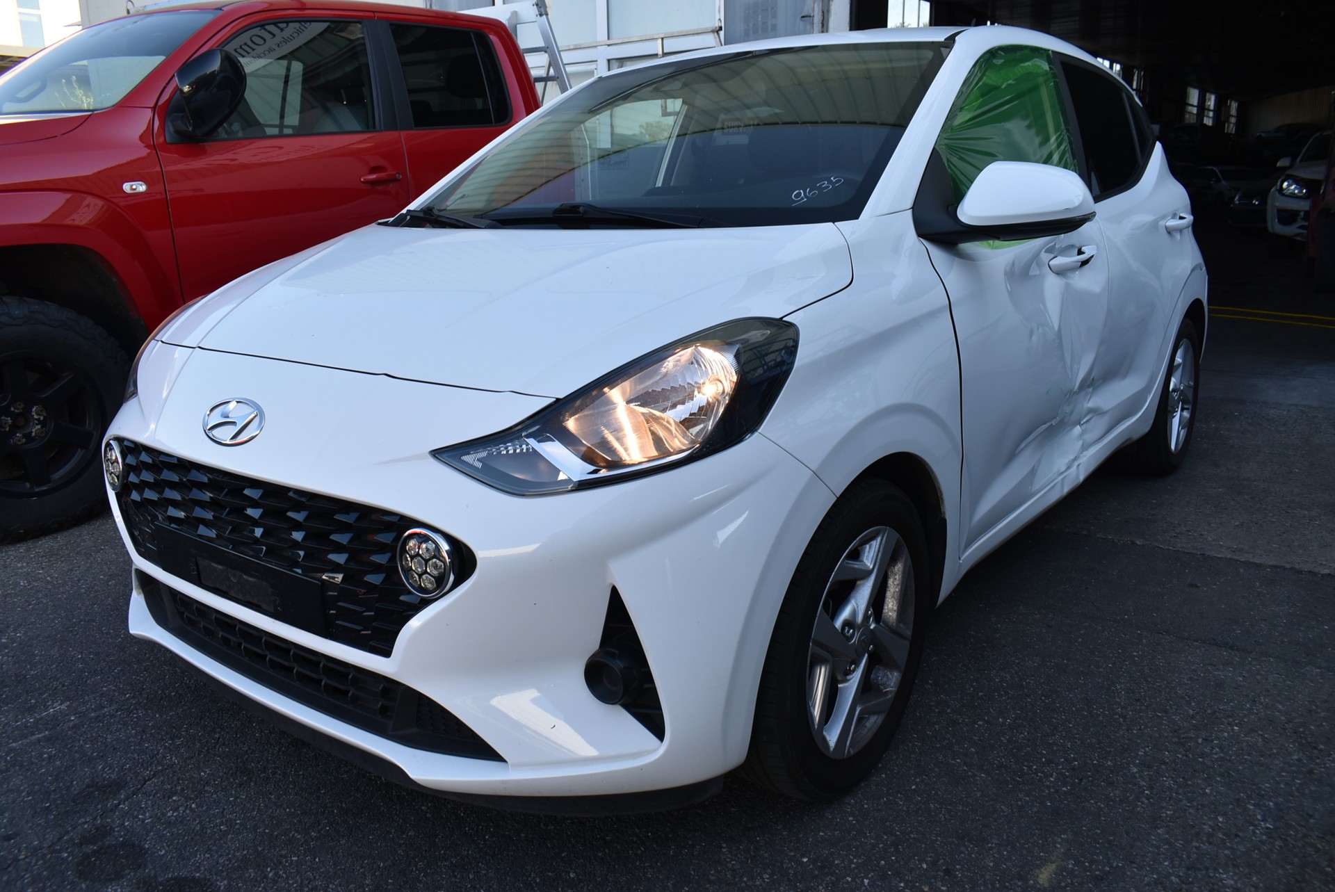 HYUNDAI i10 1.2 Launch Automat-image-0