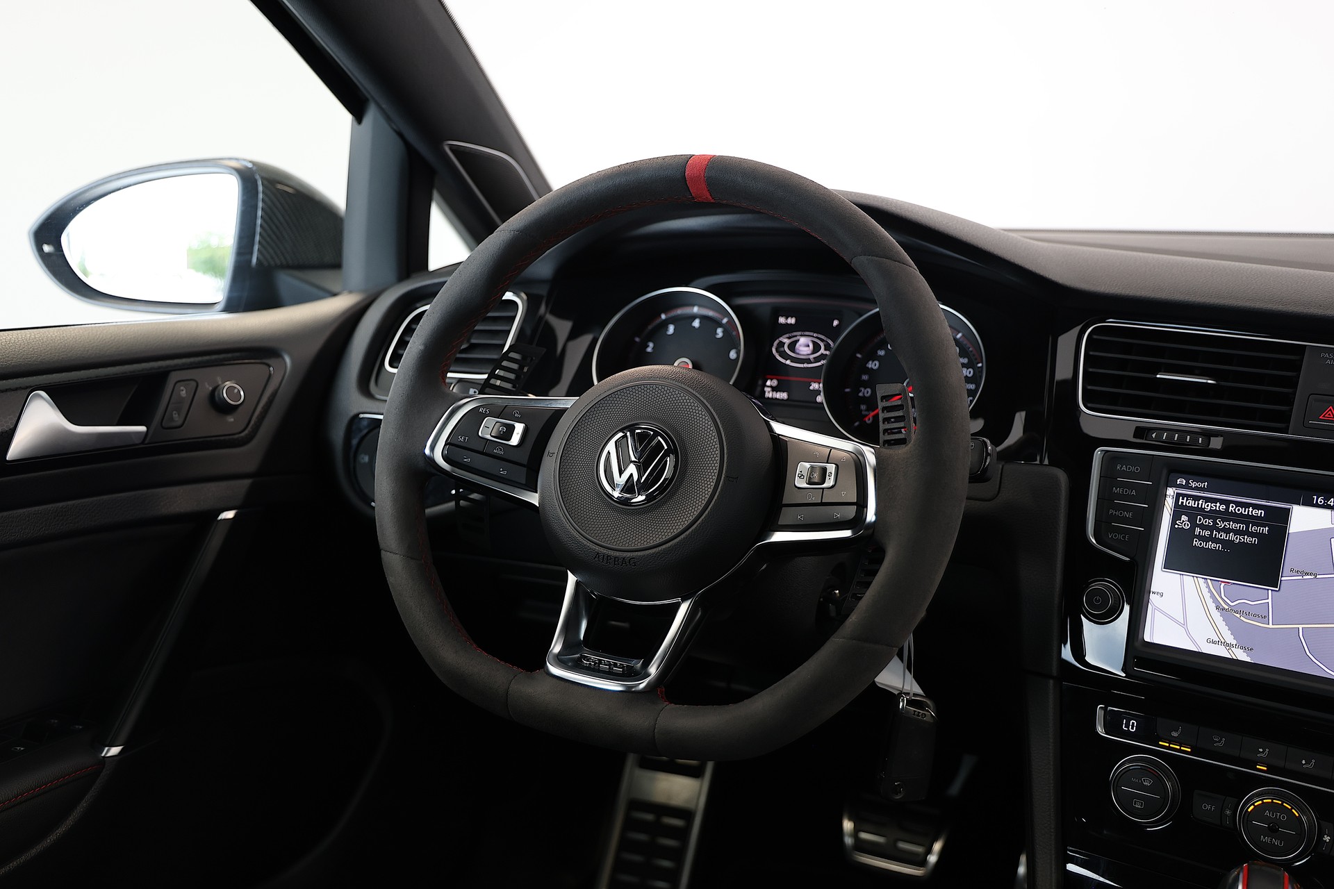 VW Golf VII 2.0 TSI GTI Clubsport DSG-image-15