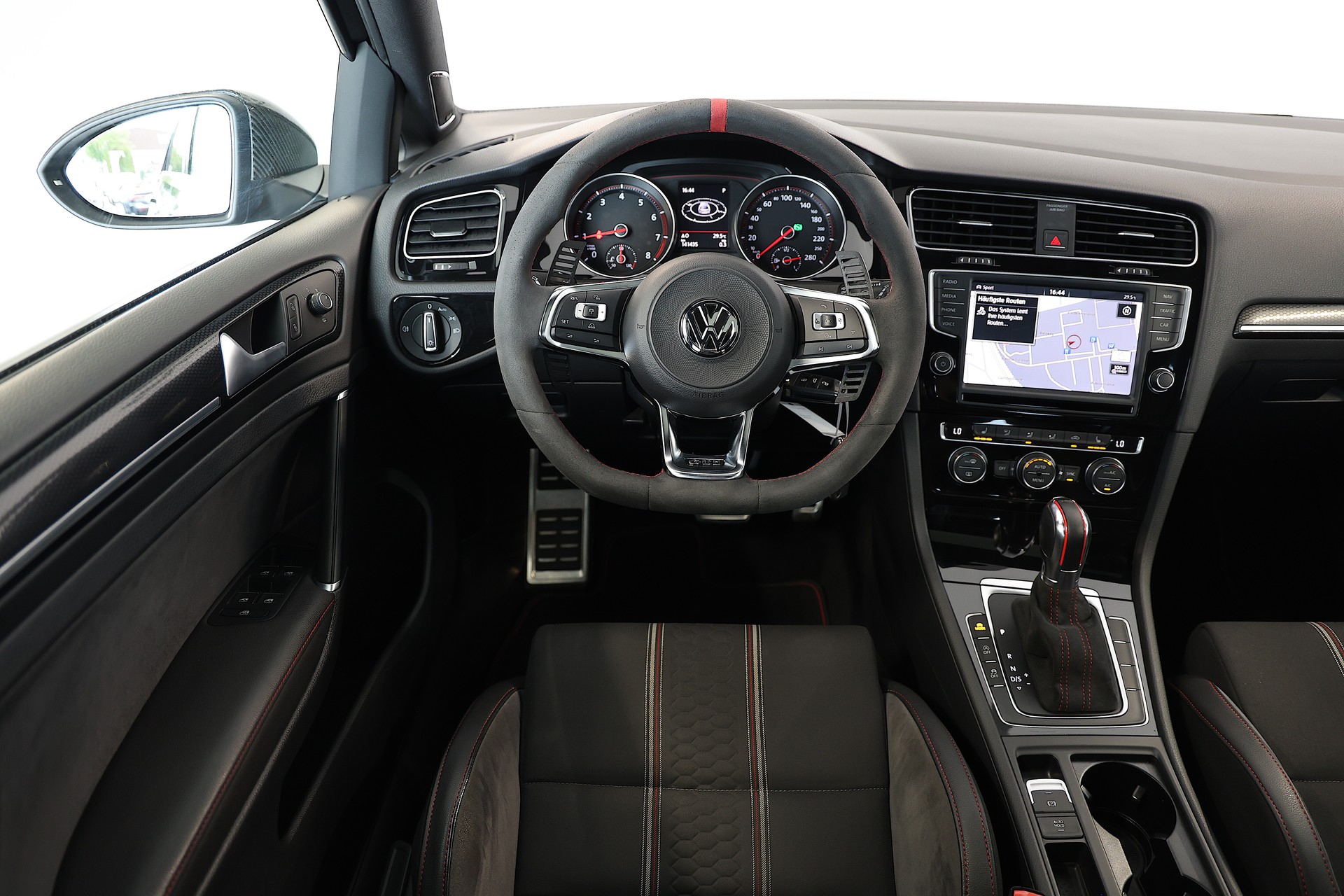 VW Golf VII 2.0 TSI GTI Clubsport DSG-image-10