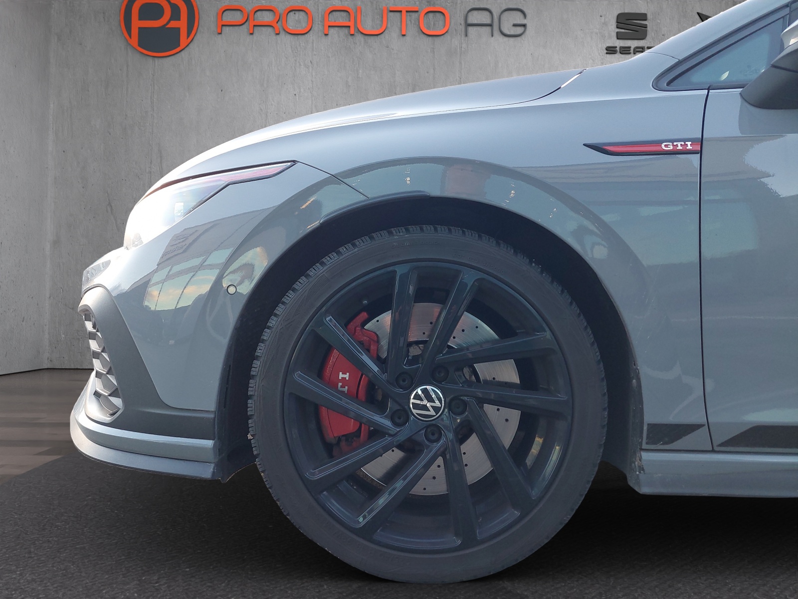 VW Golf 2.0 TSI GTI Clubsport DSG-image-13
