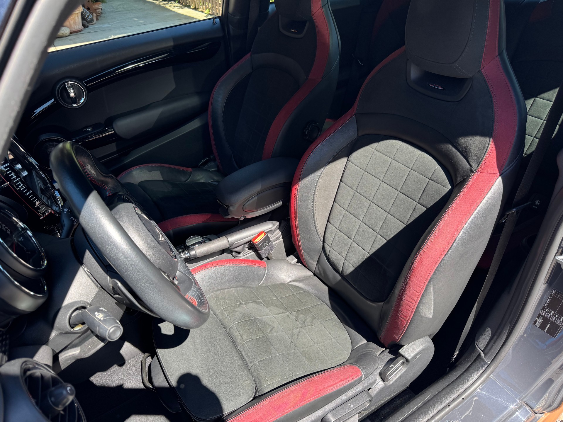 MINI Cooper John Cooper Works Steptronic-image-11