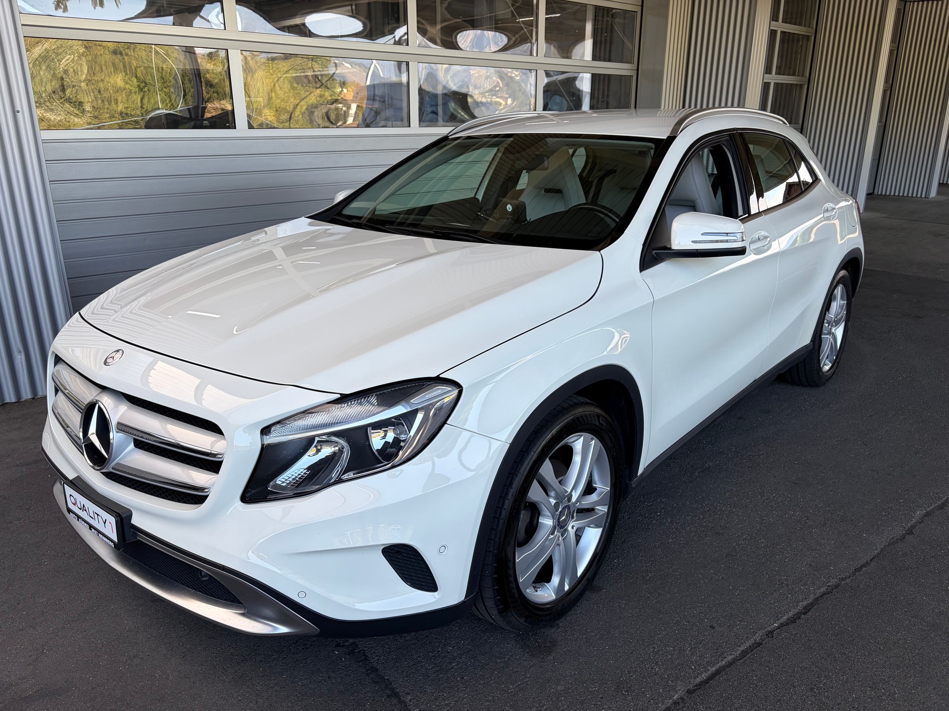 MERCEDES-BENZ GLA 200 Style-image-0