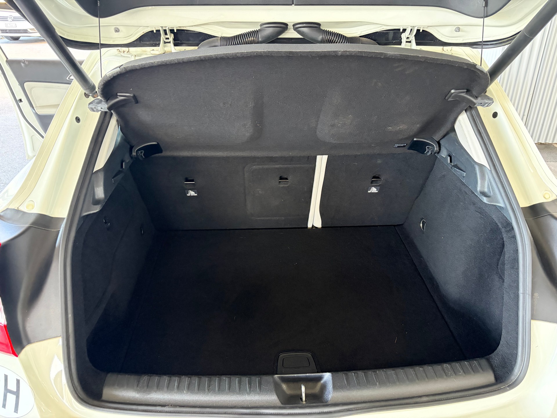 MERCEDES-BENZ GLA 200 Style-image-8