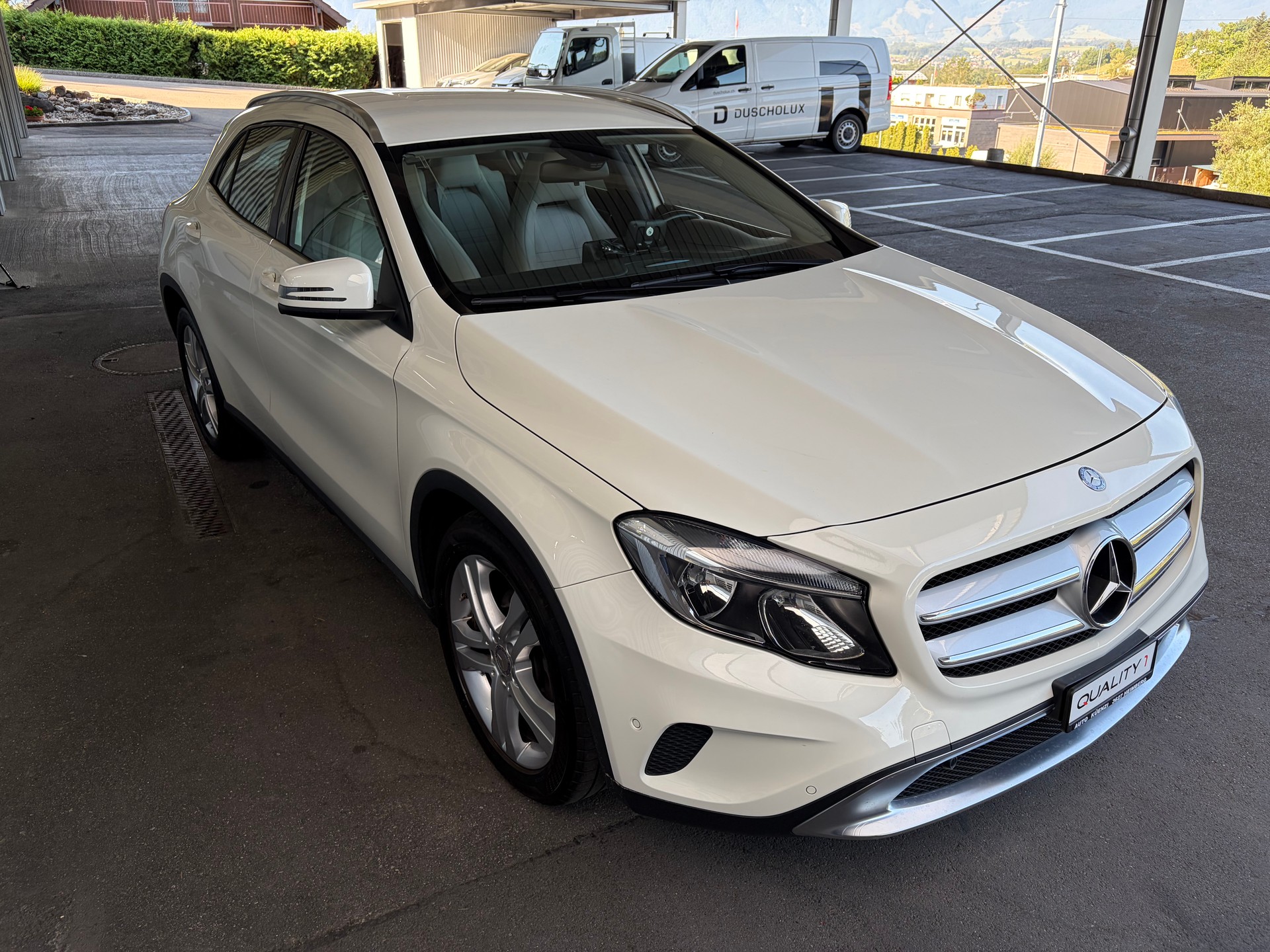MERCEDES-BENZ GLA 200 Style-image-1