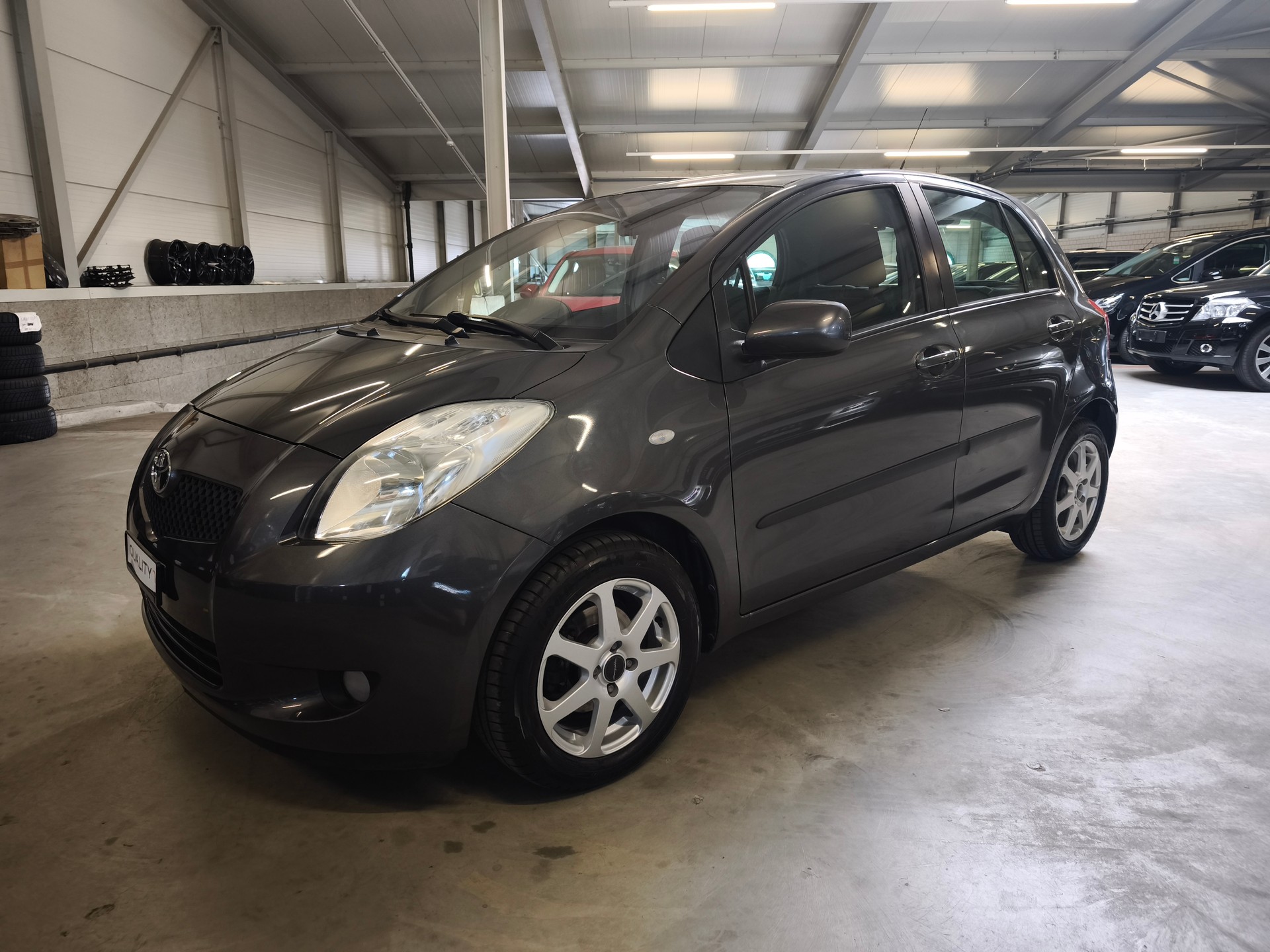 TOYOTA Yaris 1.3 City-image-5