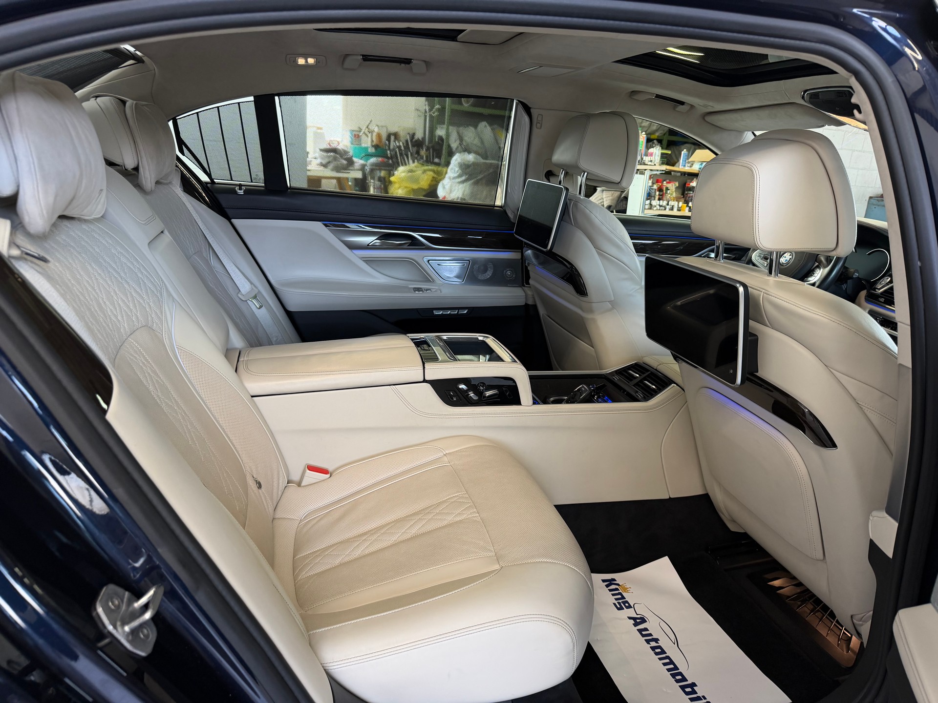 BMW 750Li xDrive Steptronic | CH-Auto | BMW Service | Laserlight | Executive Lounge-image-10