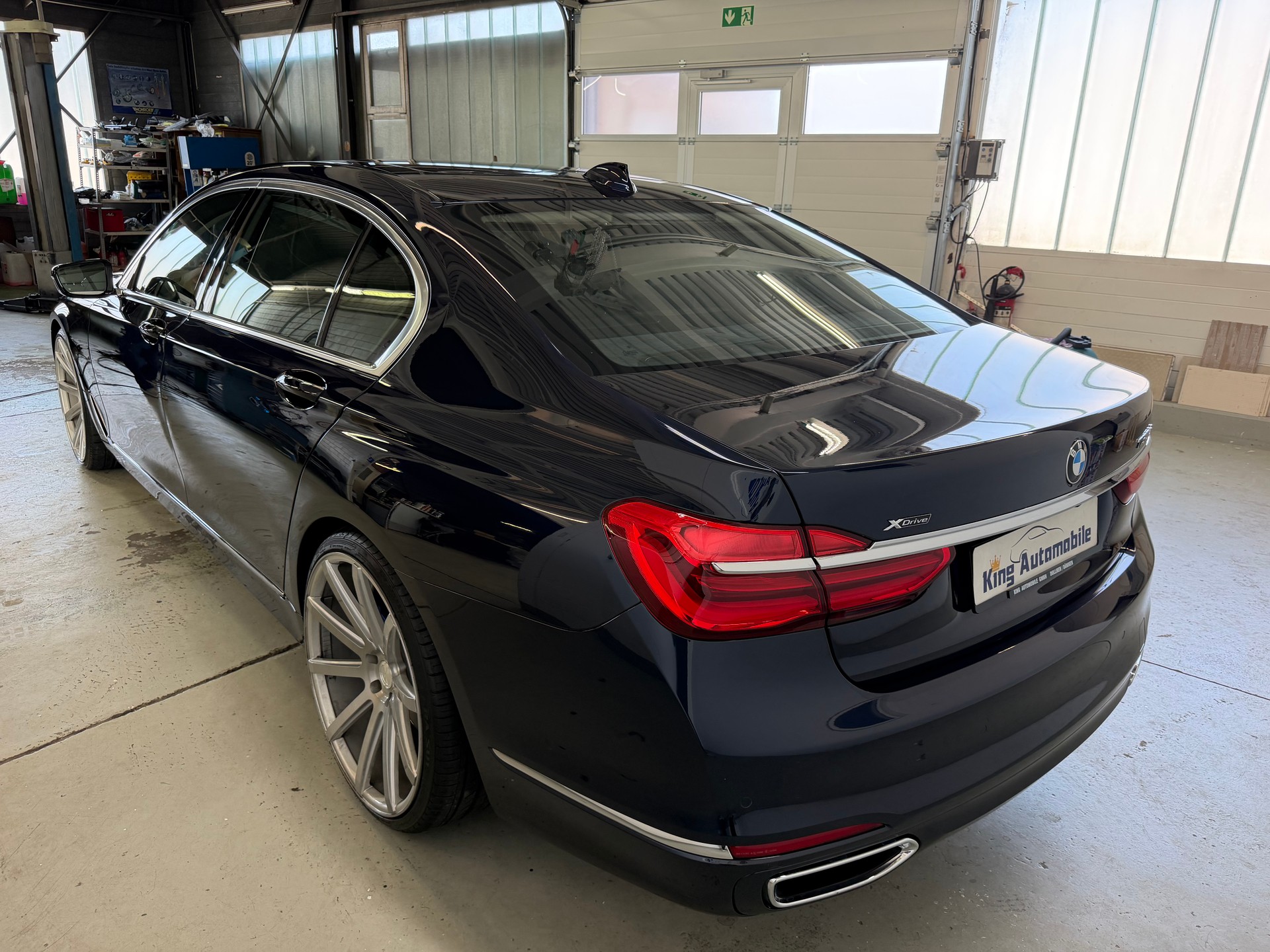 BMW 750Li xDrive Steptronic | CH-Auto | BMW Service | Laserlight | Executive Lounge-image-4