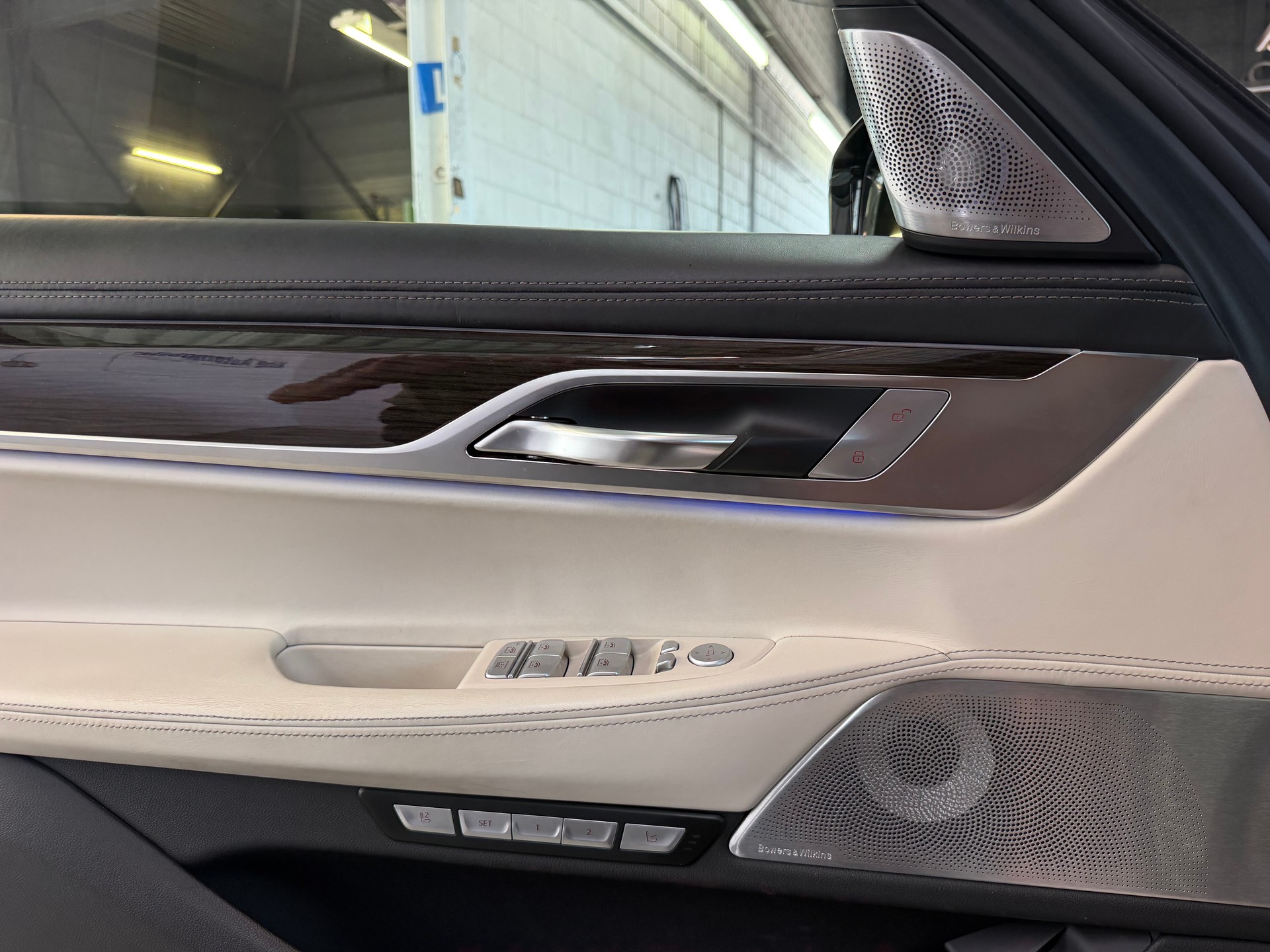 BMW 750Li xDrive Steptronic | CH-Auto | BMW Service | Laserlight | Executive Lounge-image-22