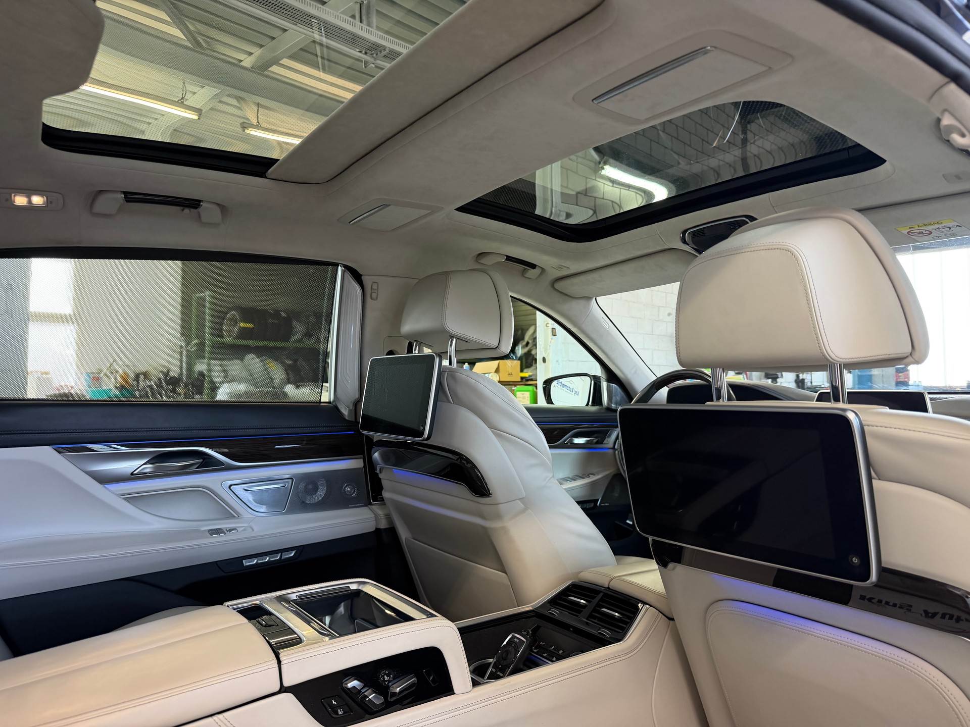 BMW 750Li xDrive Steptronic | CH-Auto | BMW Service | Laserlight | Executive Lounge-image-14