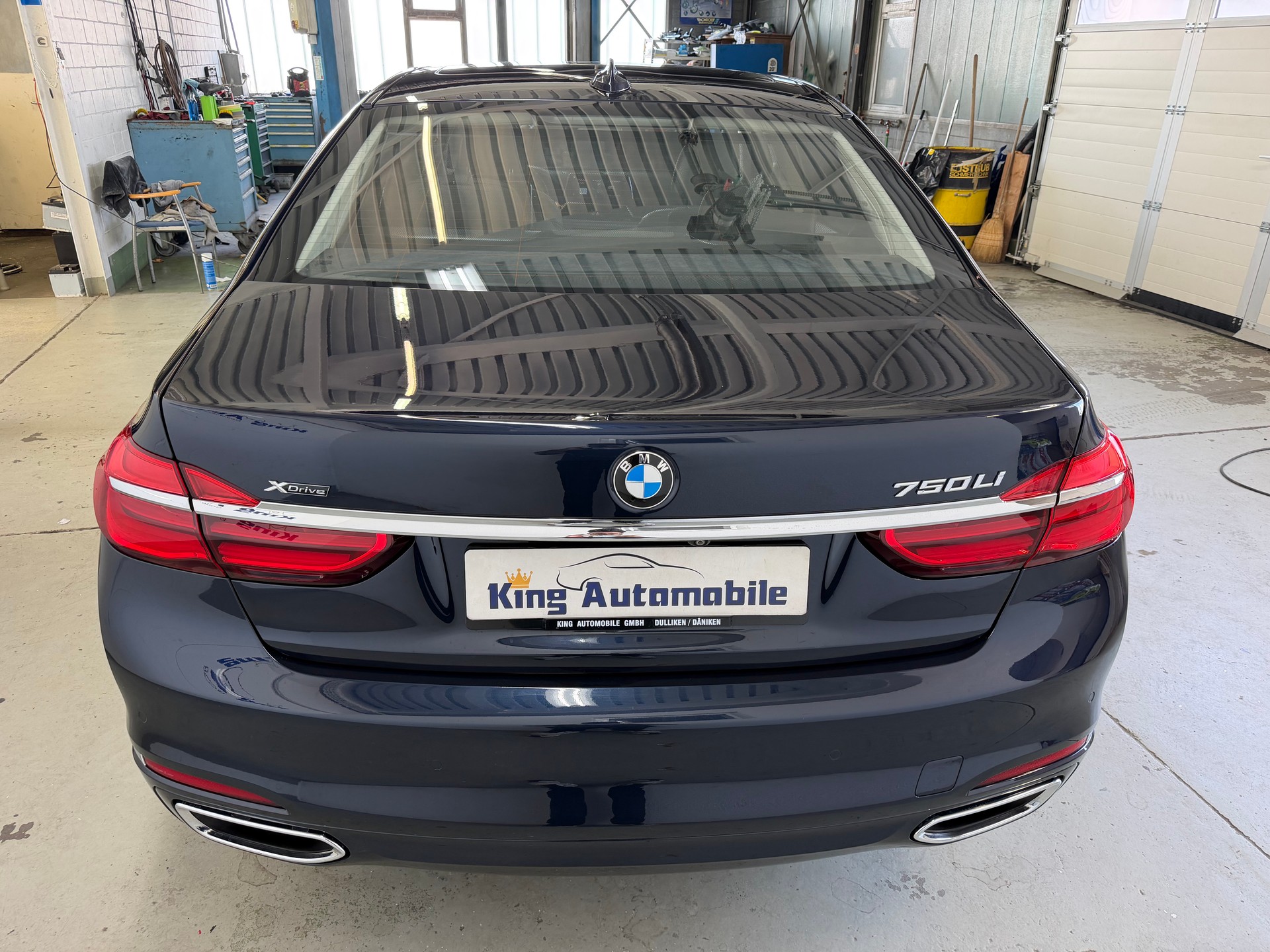 BMW 750Li xDrive Steptronic | CH-Auto | BMW Service | Laserlight | Executive Lounge-image-5