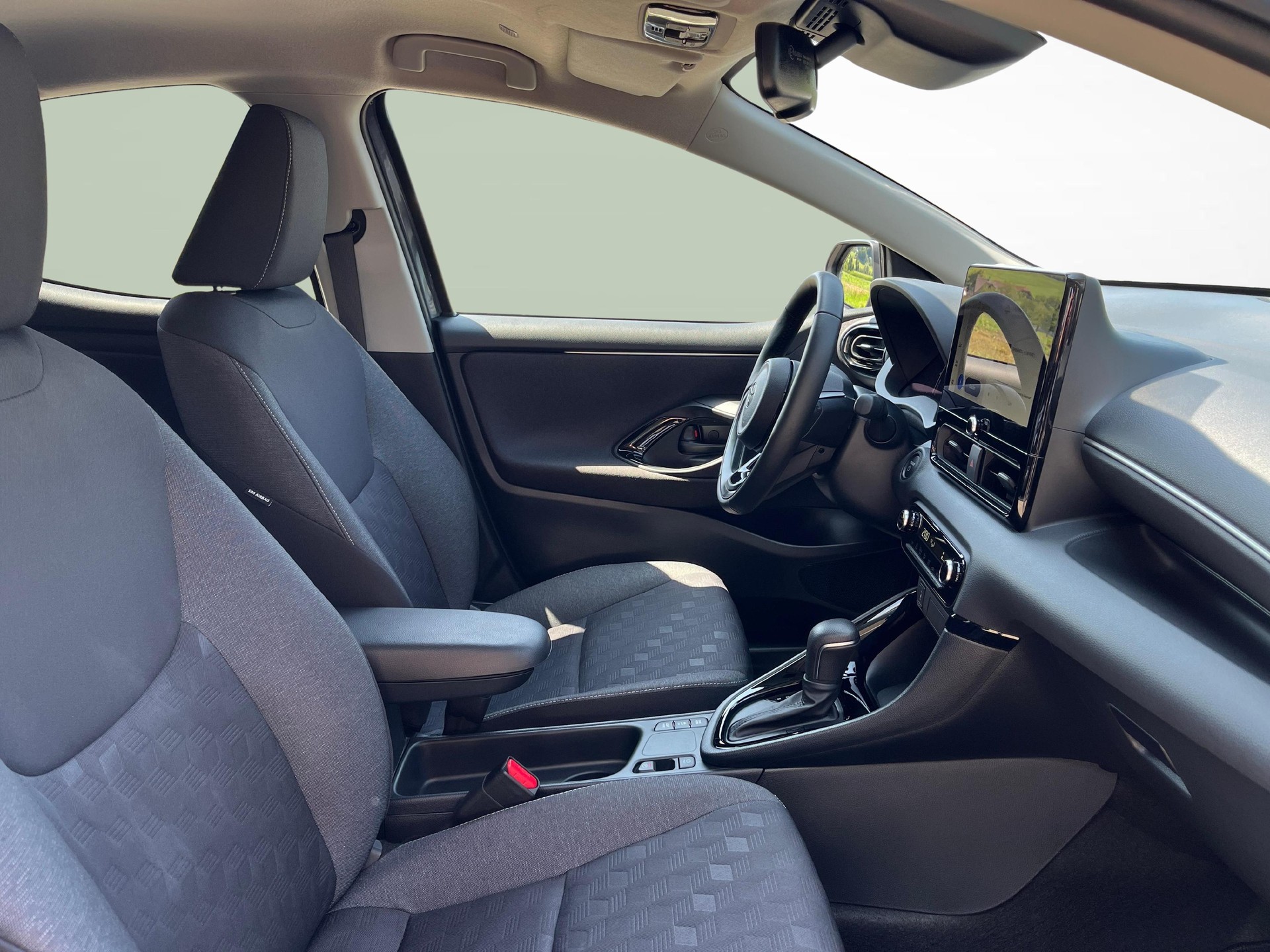 TOYOTA Yaris 1.5 VVT-i HSD Trend-image-9