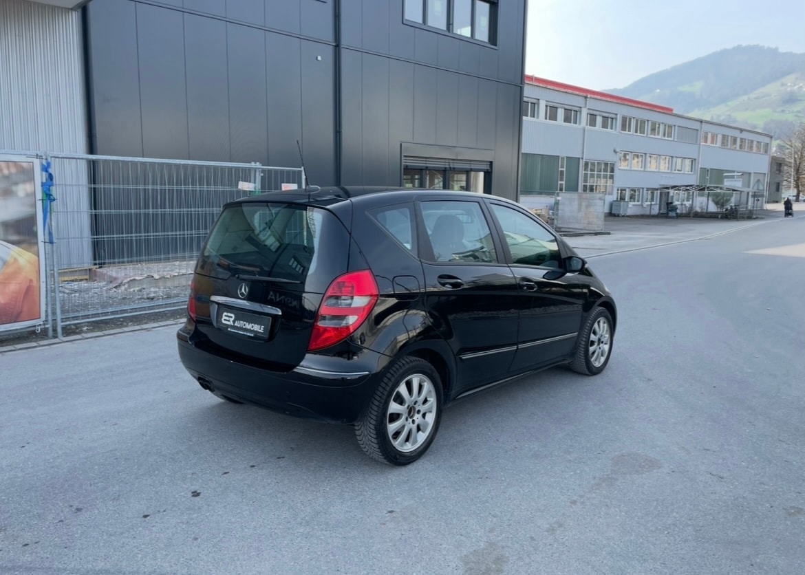 MERCEDES-BENZ A 200 T Avantgarde-image-5