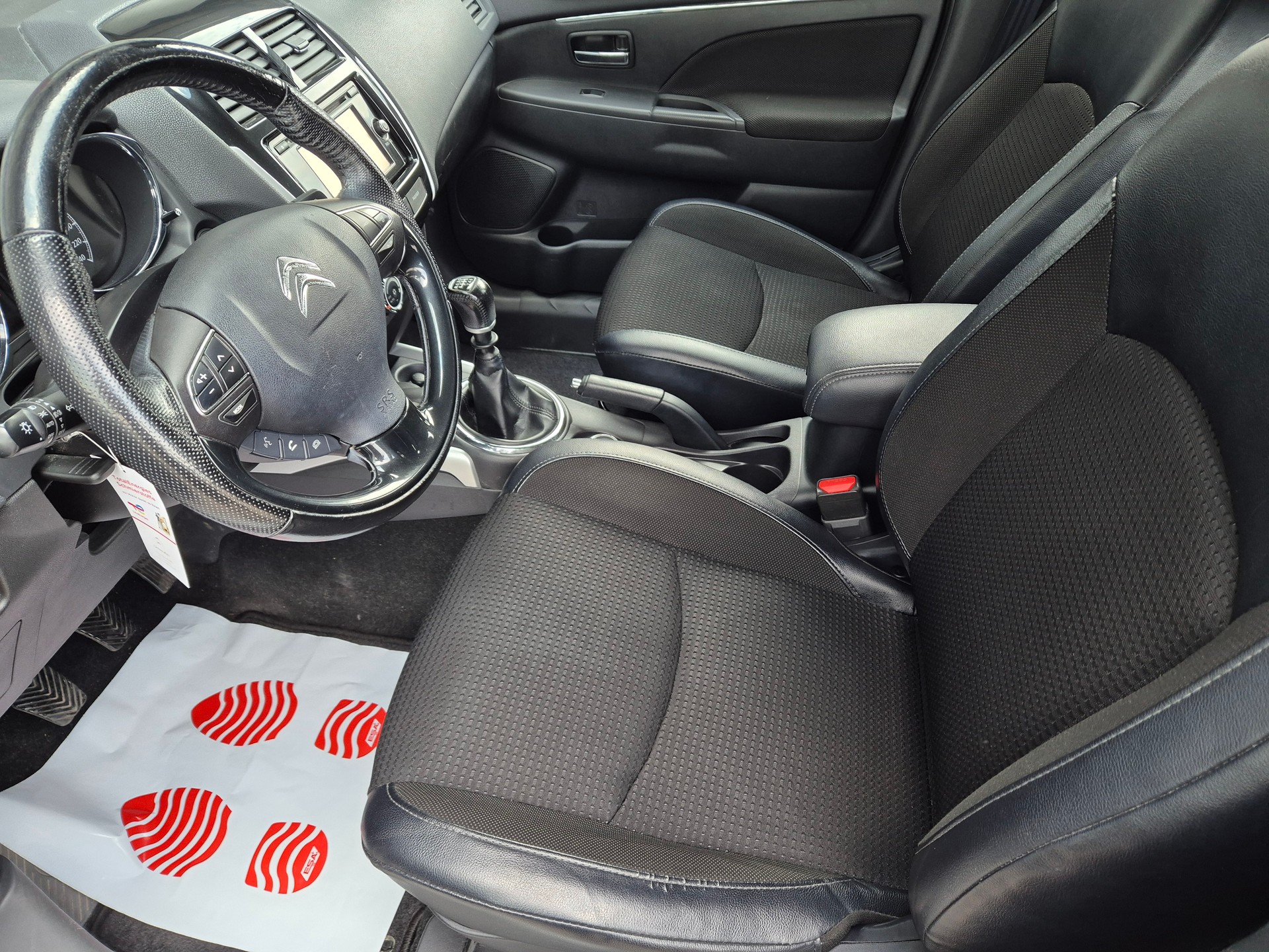 CITROEN C4 Aircross 1.6 HDi Séduction 4WD-image-10