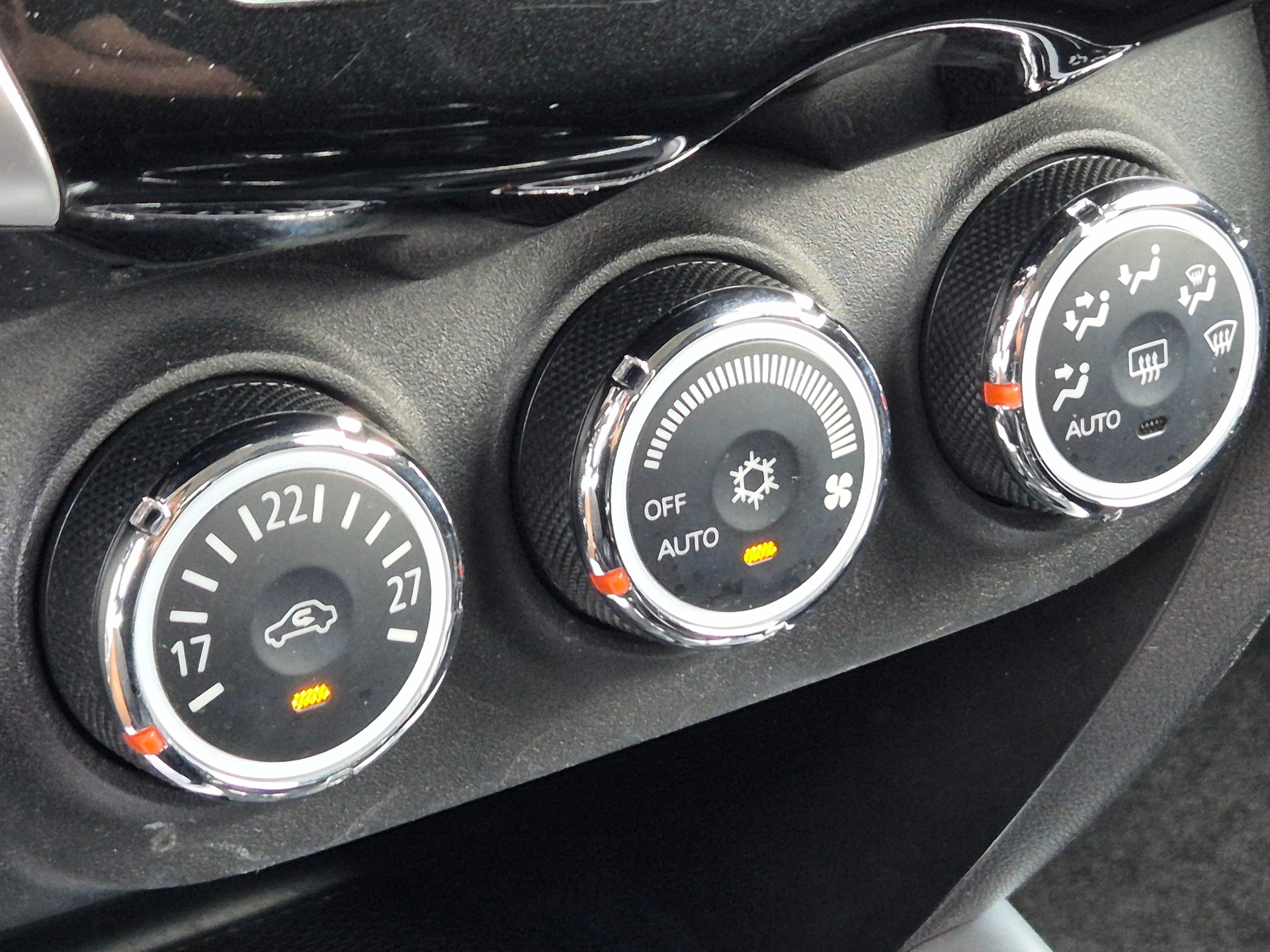 CITROEN C4 Aircross 1.6 HDi Séduction 4WD-image-23