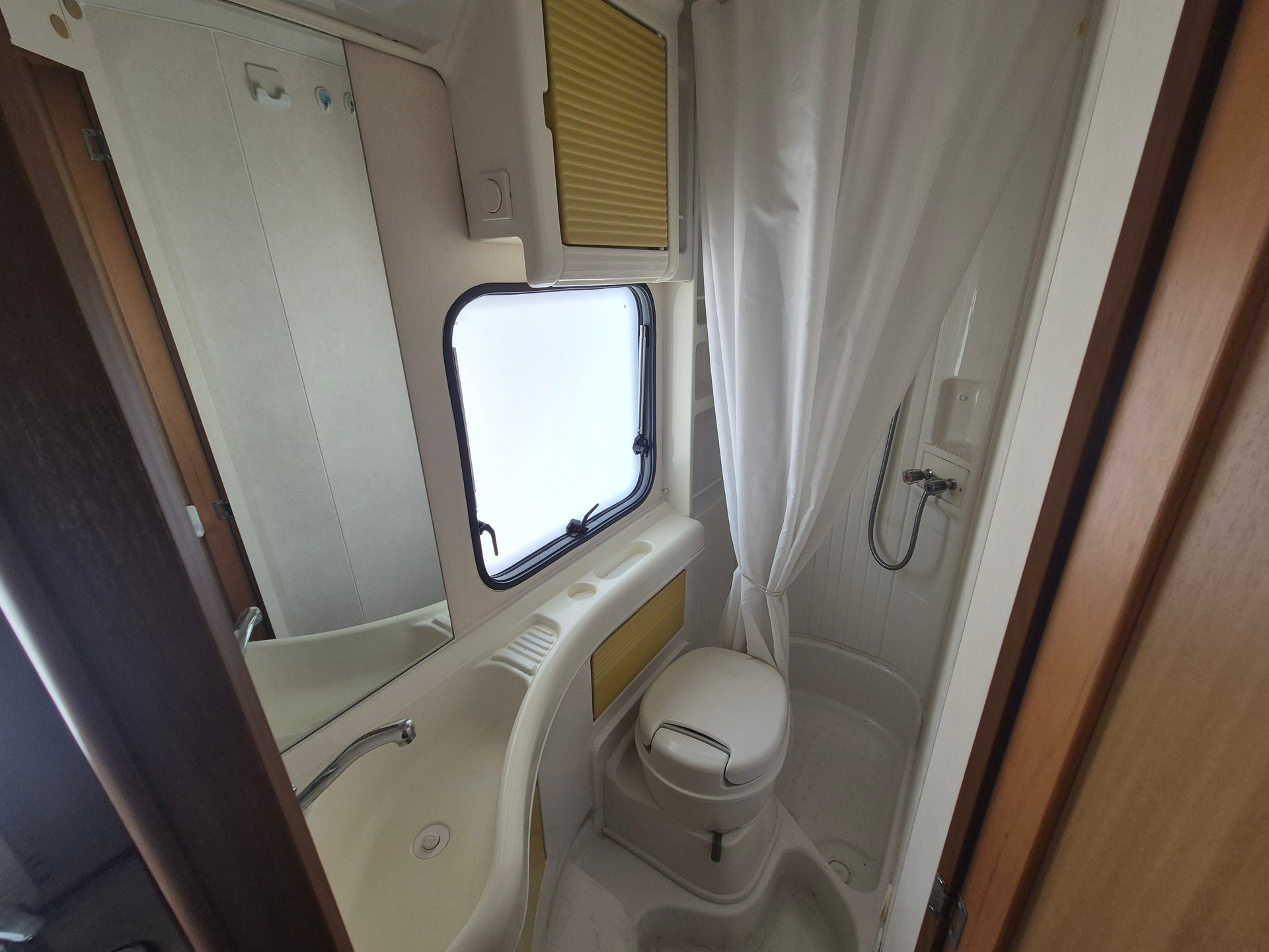 FIAT Ducato 14 Diesel 6 Plätze ab MFK Top CH-Fahrzeug-image-9