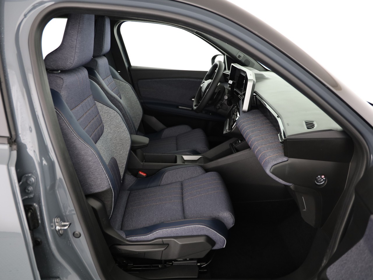 RENAULT R4 E-Tech Comfort Range techno-image-6