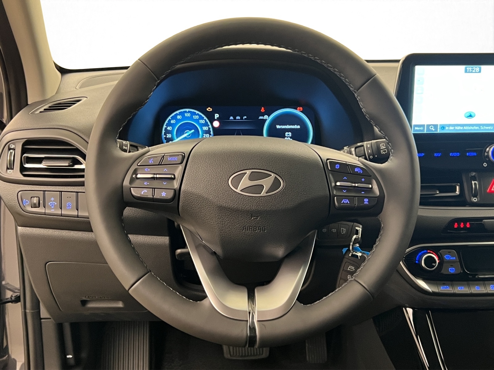 HYUNDAI i30 1.5 T-GDi Amplia-image-5