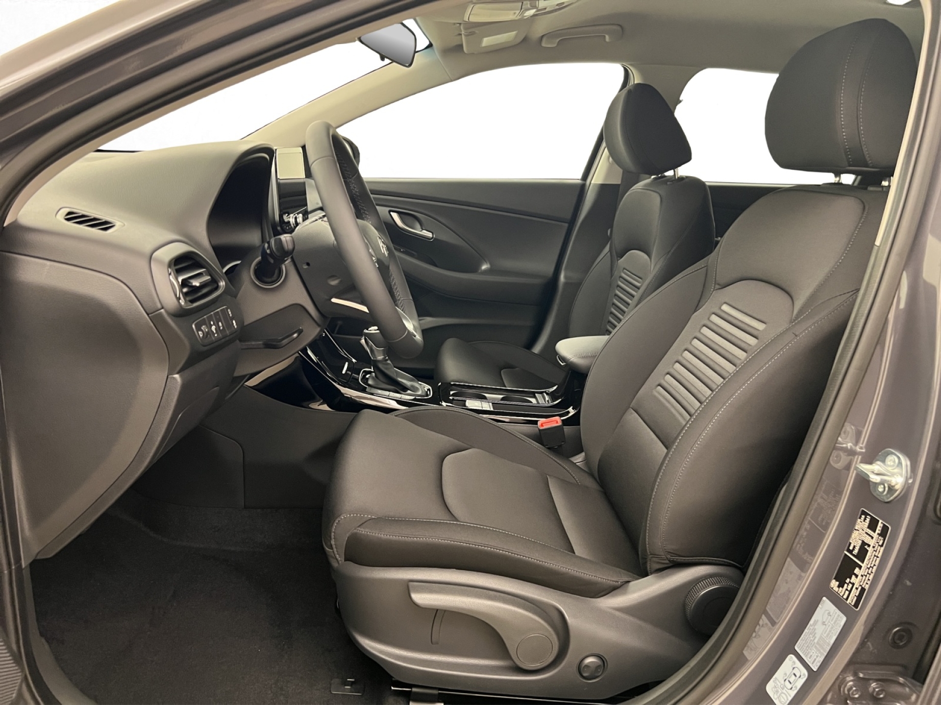 HYUNDAI i30 1.5 T-GDi Amplia-image-4