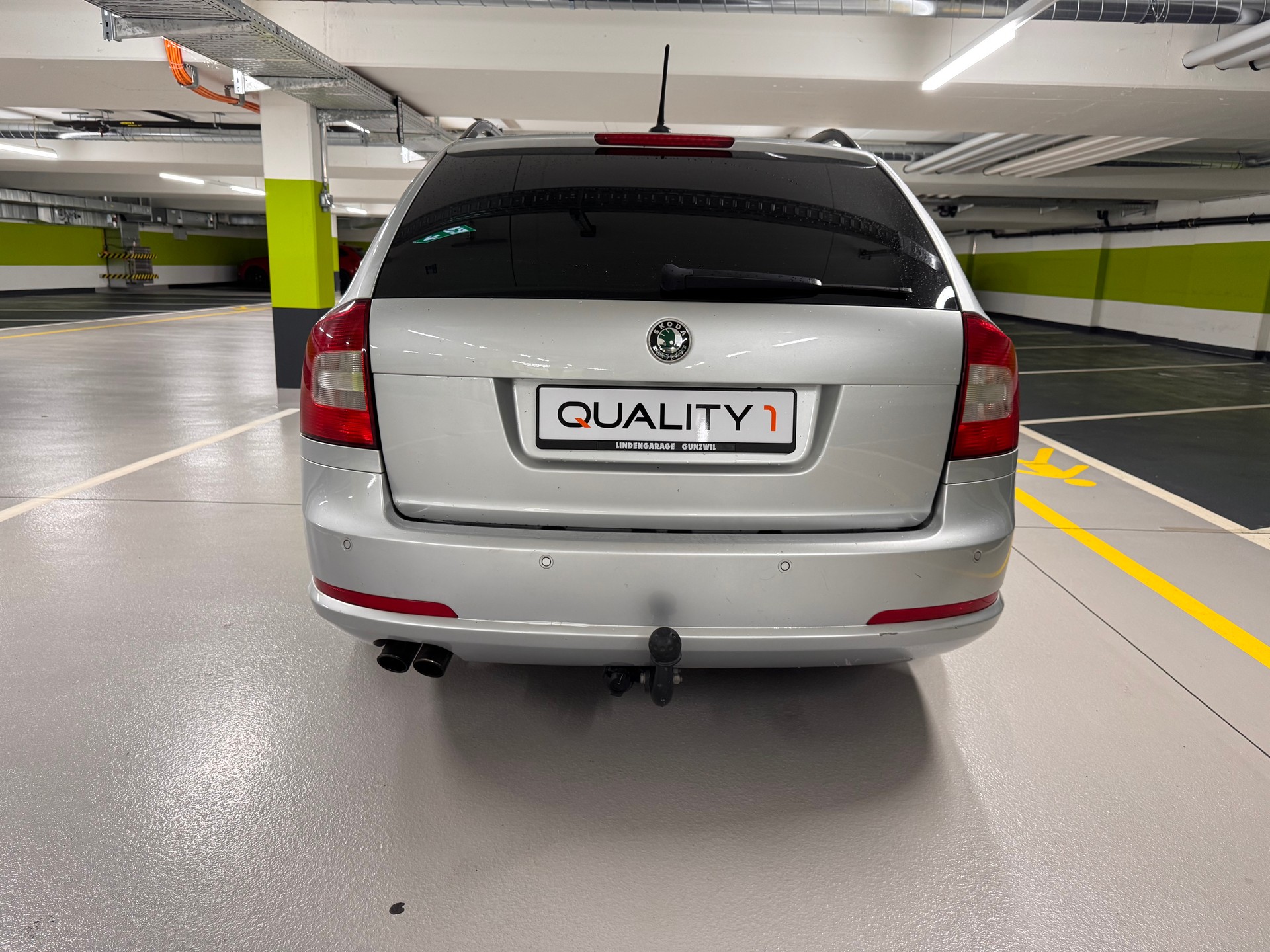 SKODA Octavia Combi 2.0 TSI RS-image-5