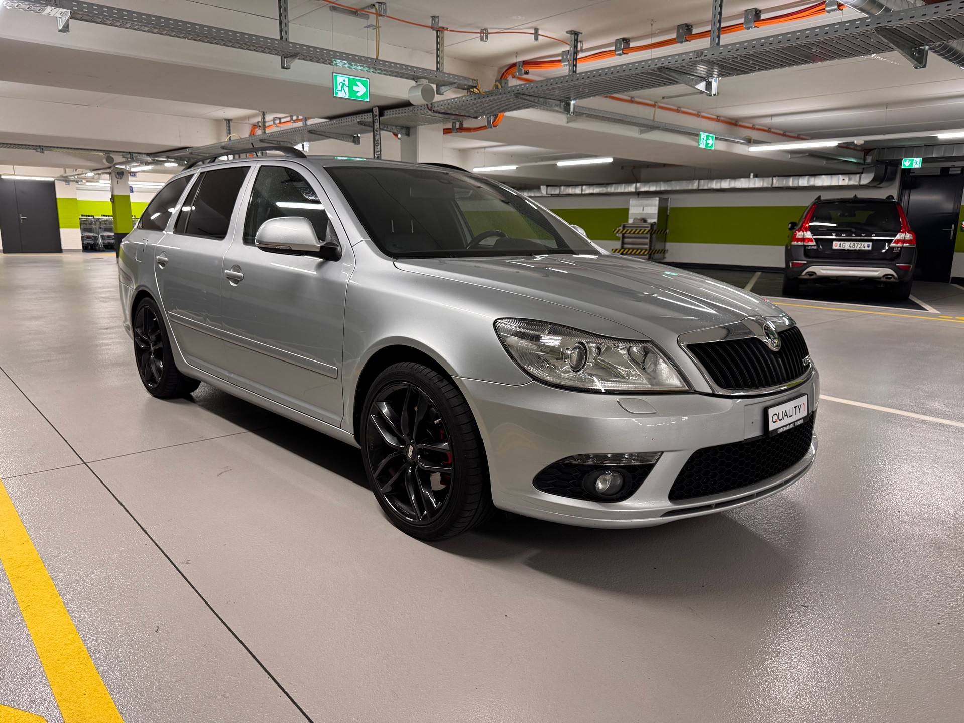 SKODA Octavia Combi 2.0 TSI RS-image-2