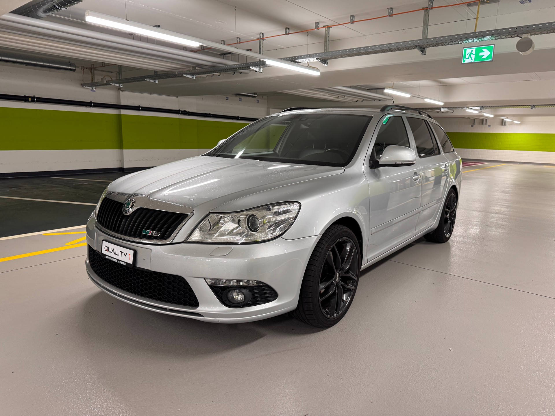 SKODA Octavia Combi 2.0 TSI RS-image-0