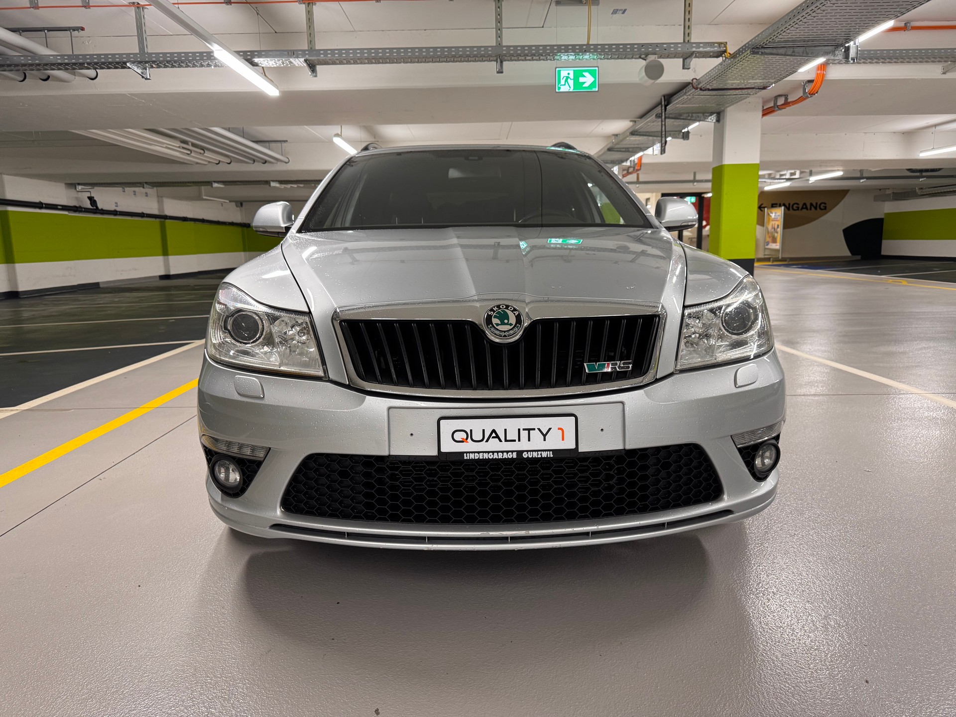 SKODA Octavia Combi 2.0 TSI RS-image-1