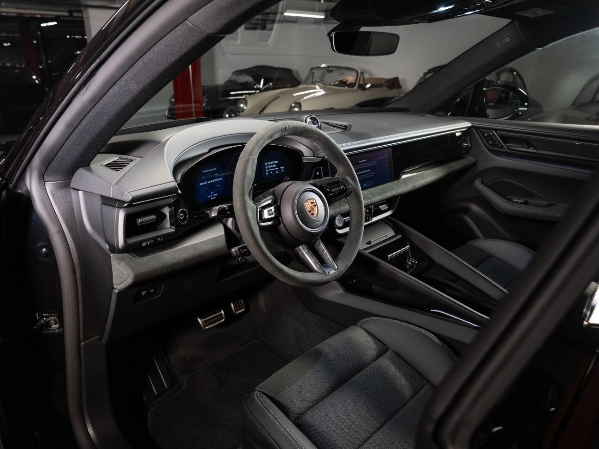 PORSCHE Macan GTS-image-3