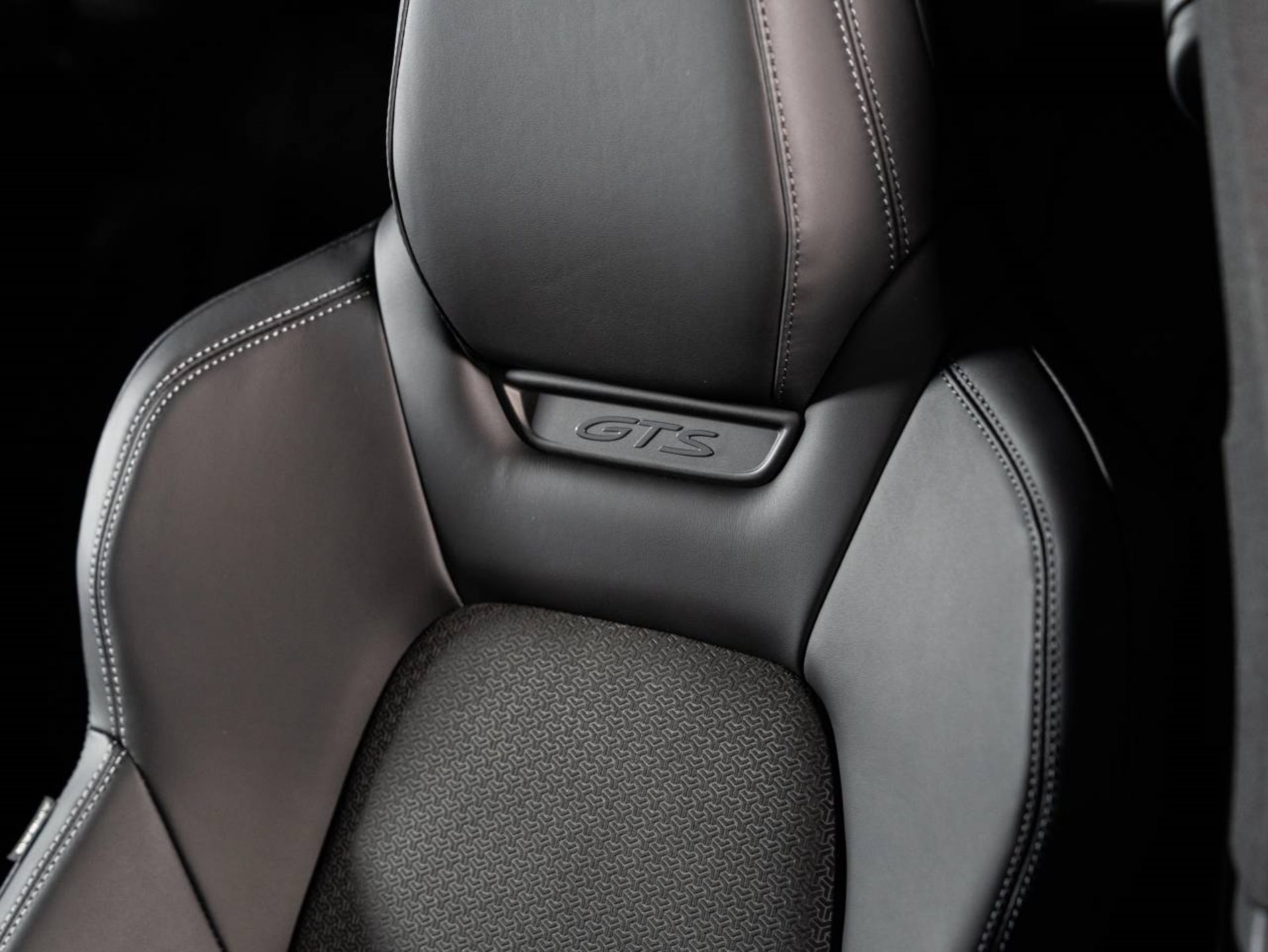 PORSCHE Macan GTS-image-15