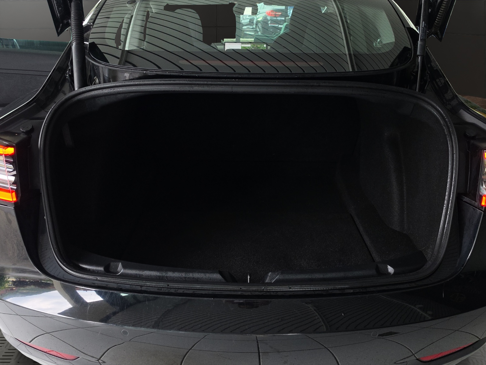 TESLA Model 3 Long Range Dual Motor AWD-image-14