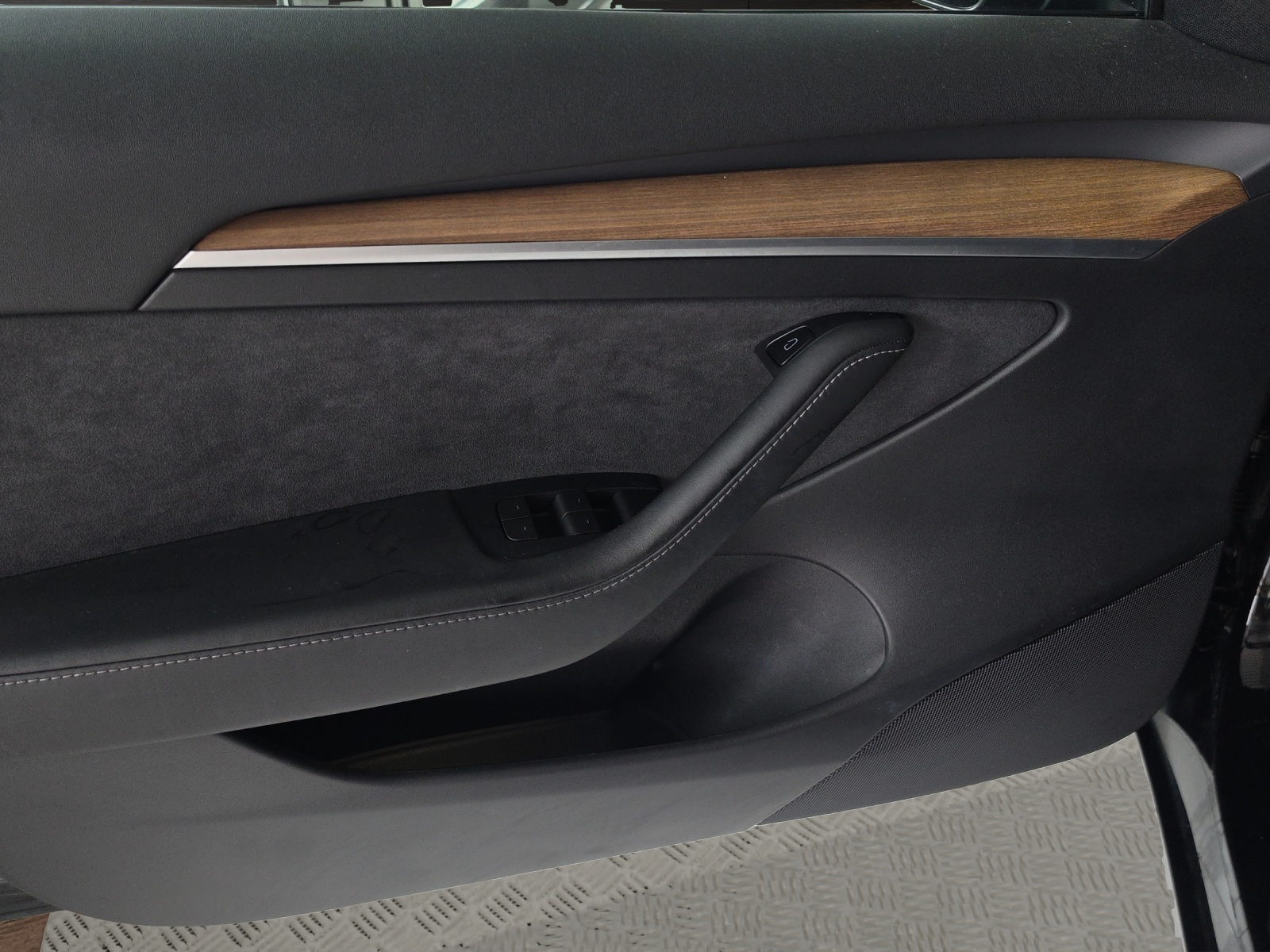 TESLA Model 3 Long Range Dual Motor AWD-image-9
