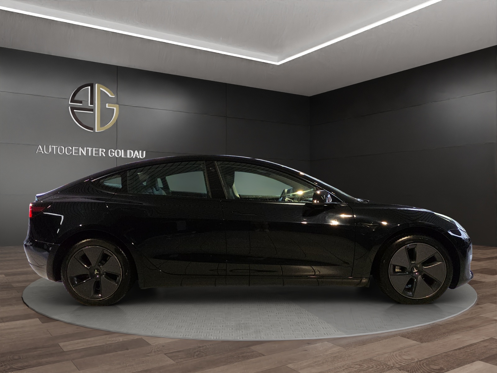 TESLA Model 3 Long Range Dual Motor AWD-image-4