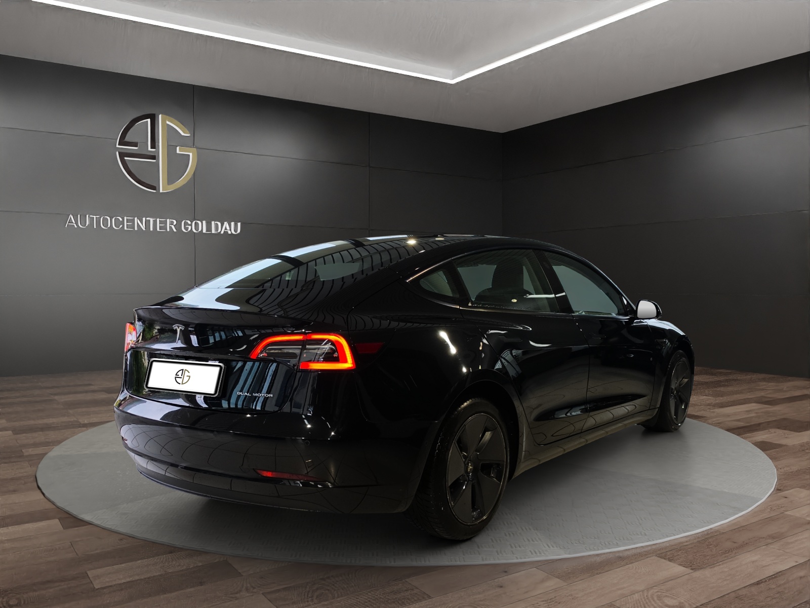 TESLA Model 3 Long Range Dual Motor AWD-image-3