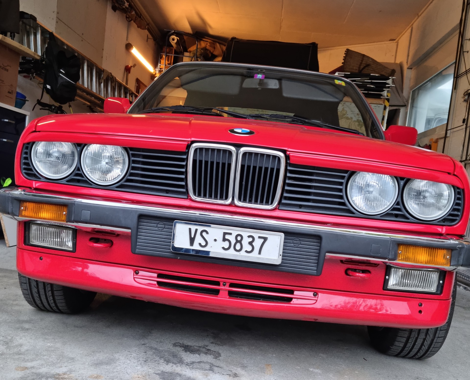 BMW 325 i-image-0