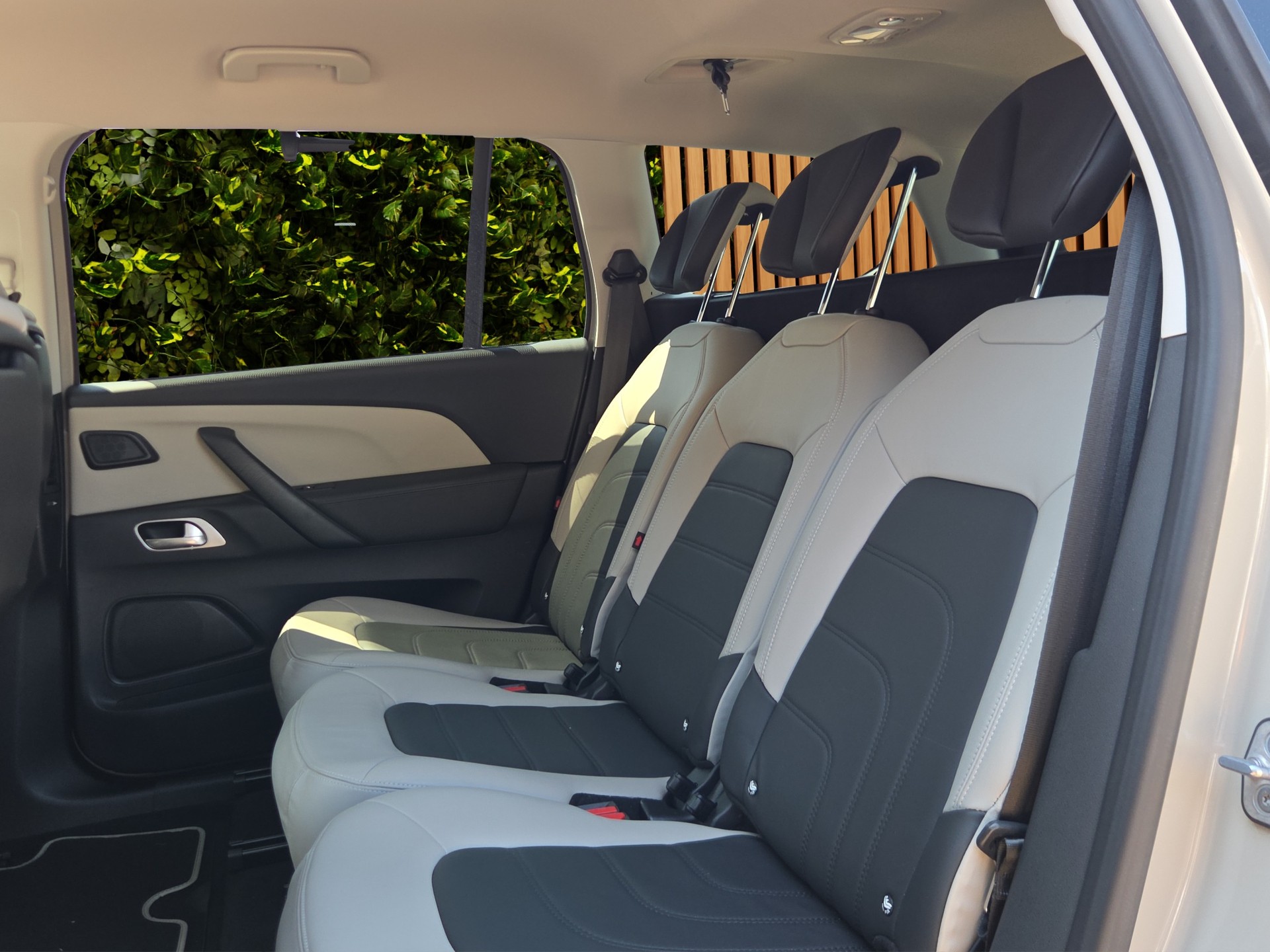 CITROEN Grand C4 Picasso 2.0 BlueHDi Shine EAT6-image-11