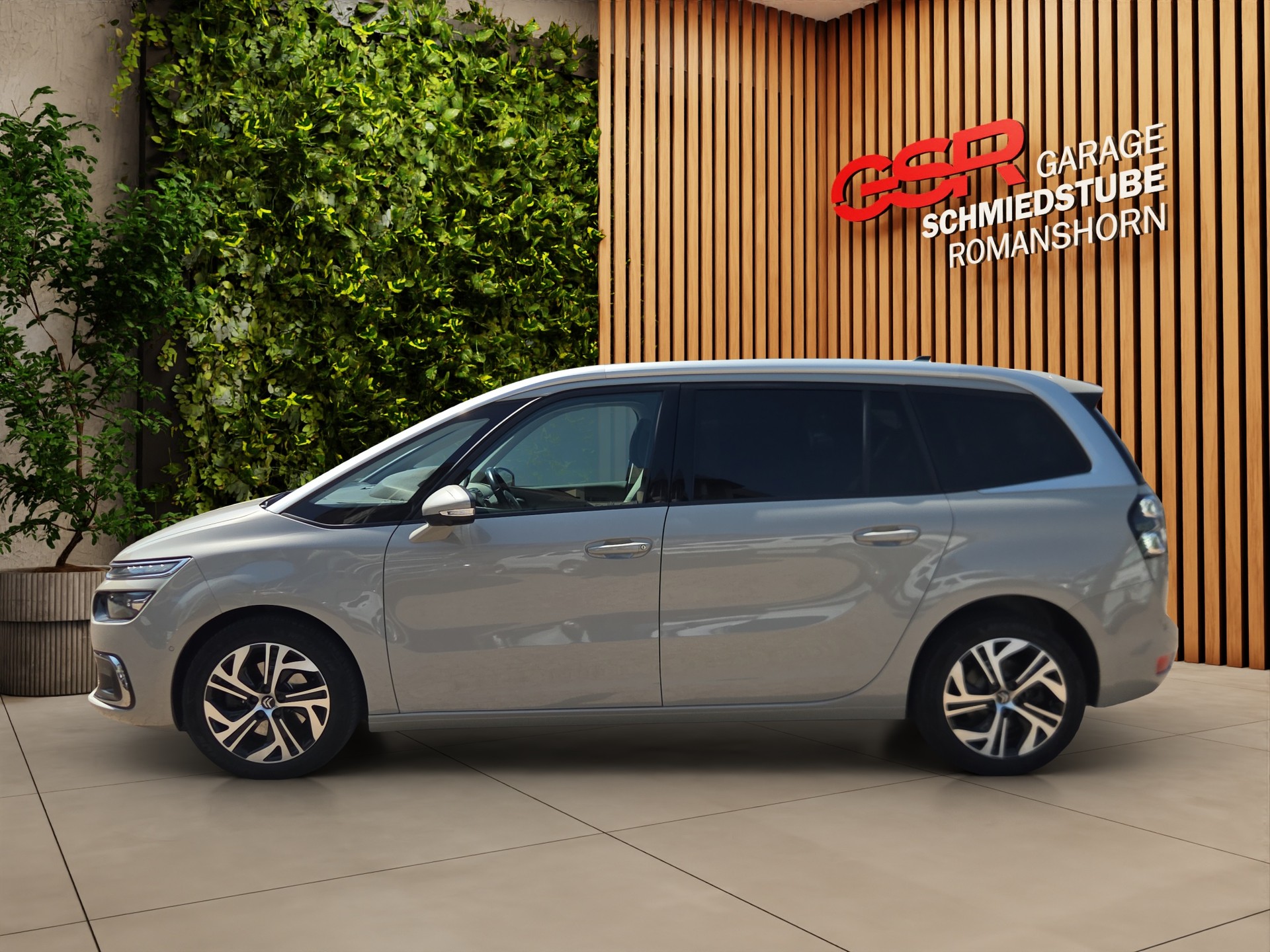 CITROEN Grand C4 Picasso 2.0 BlueHDi Shine EAT6-image-1