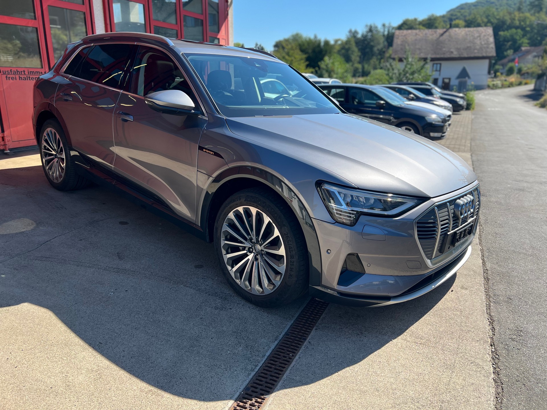 AUDI e-tron 55 quattro // SoH 97.7% // Matrix / Massagesitz / HUD / Pano / ufm.-image-7