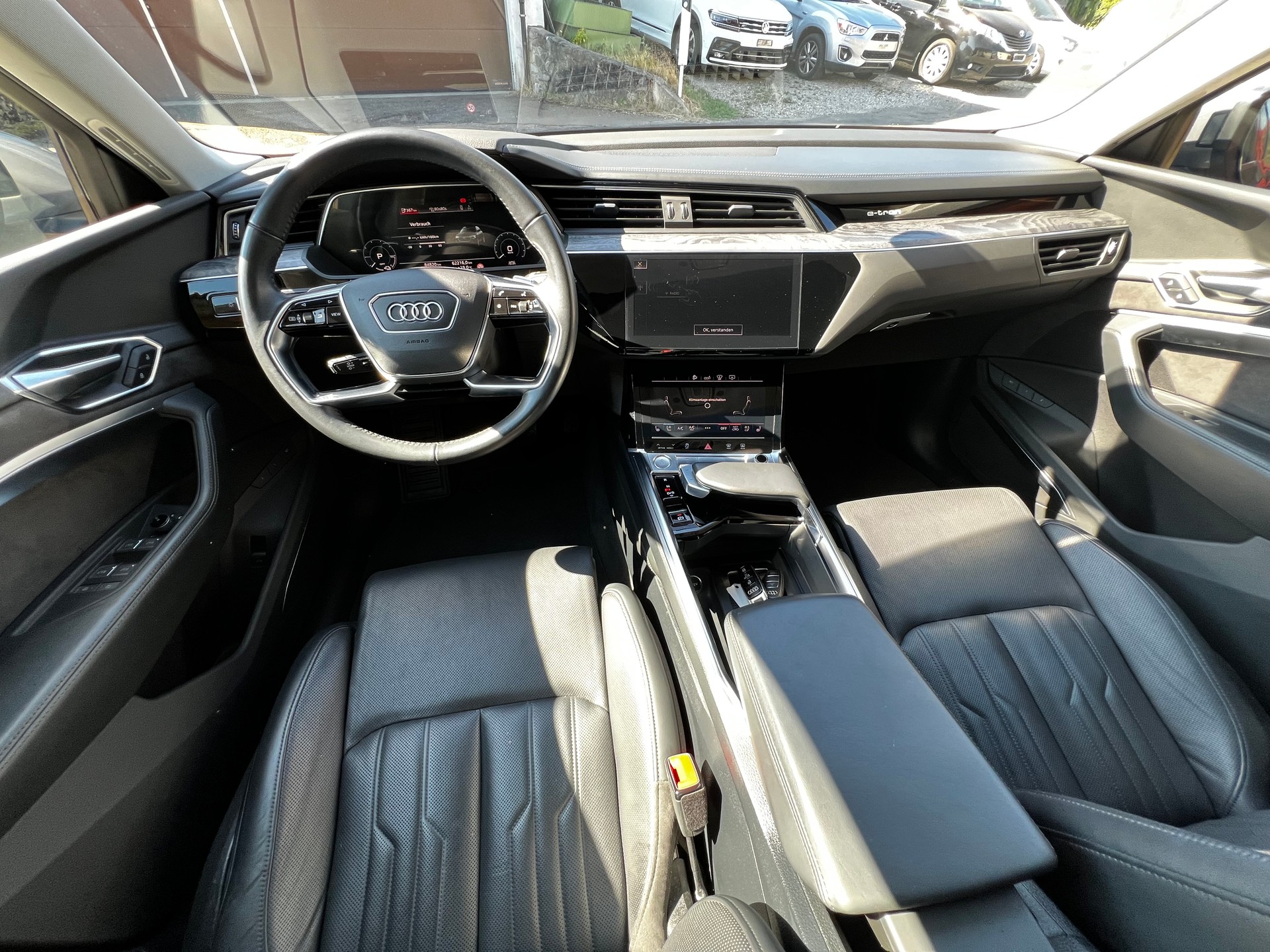 AUDI e-tron 55 quattro // SoH 97.7% // Matrix / Massagesitz / HUD / Pano / ufm.-image-19