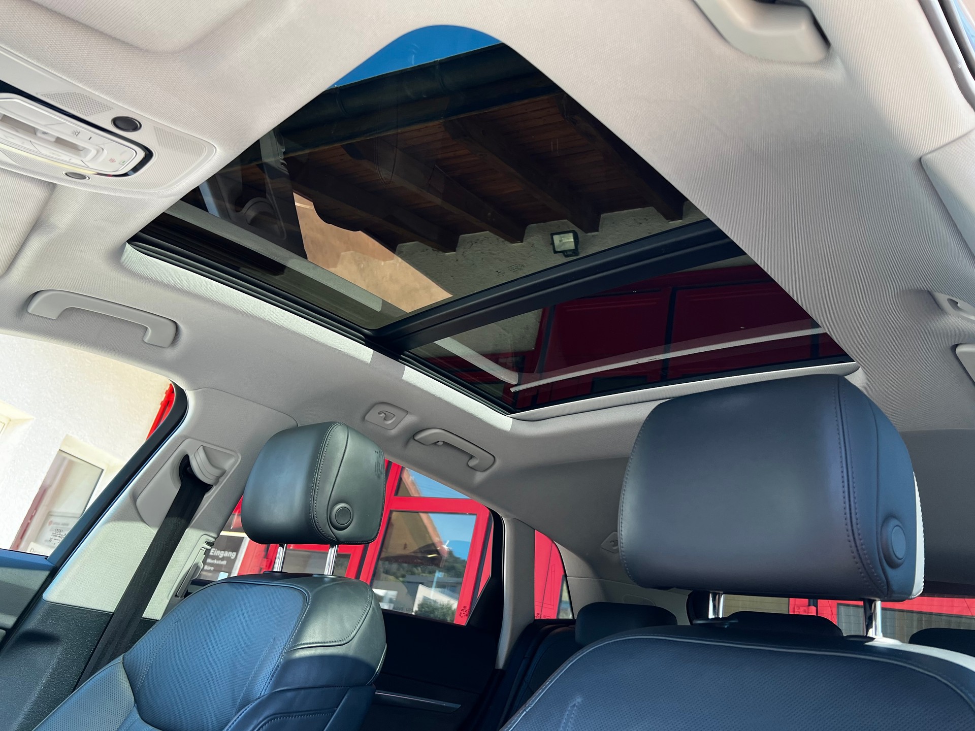 AUDI e-tron 55 quattro // SoH 97.7% // Matrix / Massagesitz / HUD / Pano / ufm.-image-18