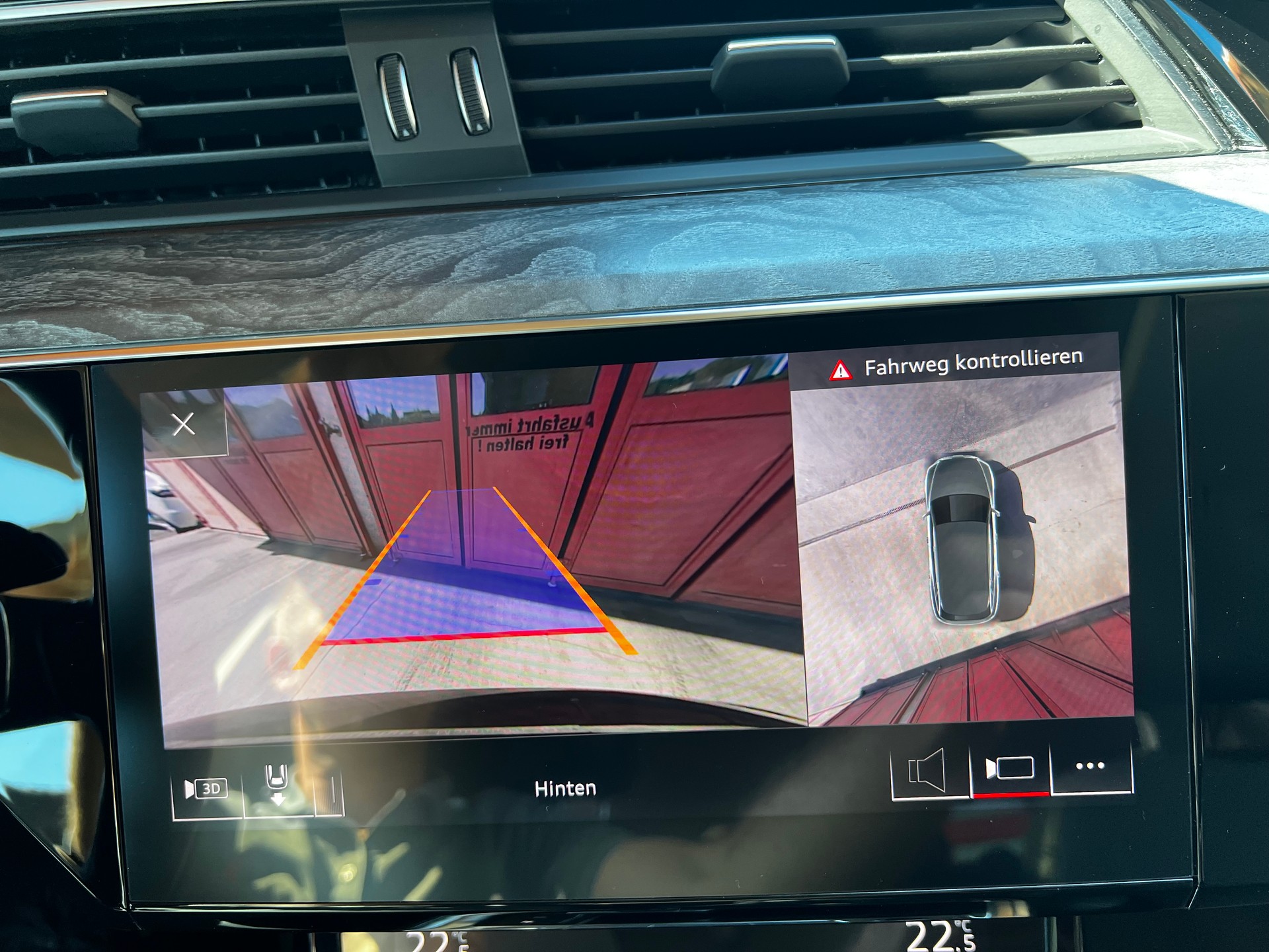 AUDI e-tron 55 quattro // SoH 97.7% // Matrix / Massagesitz / HUD / Pano / ufm.-image-21