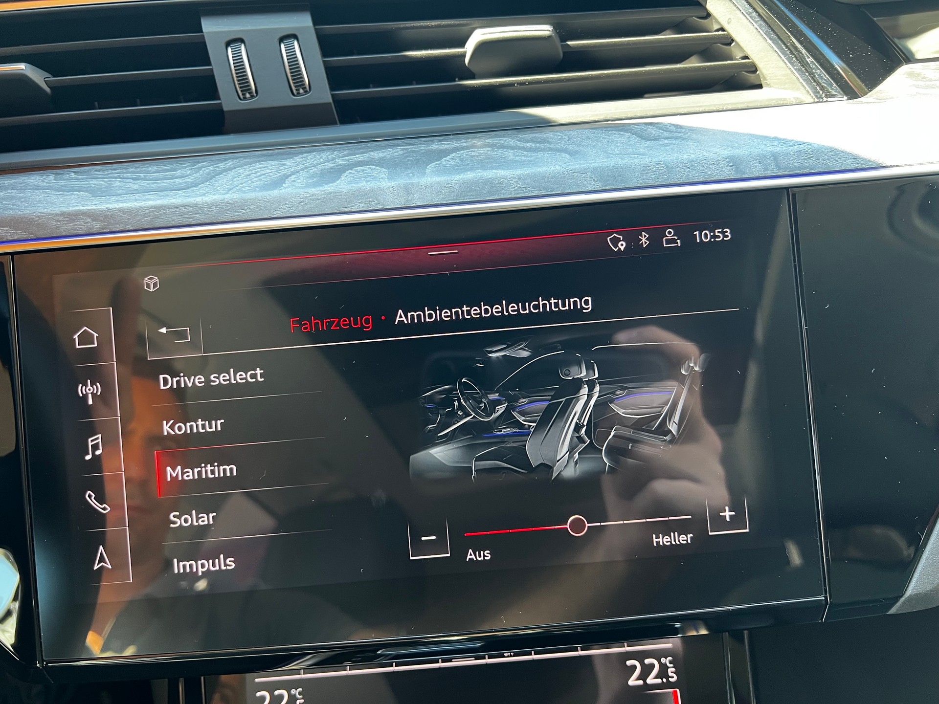 AUDI e-tron 55 quattro // SoH 97.7% // Matrix / Massagesitz / HUD / Pano / ufm.-image-23