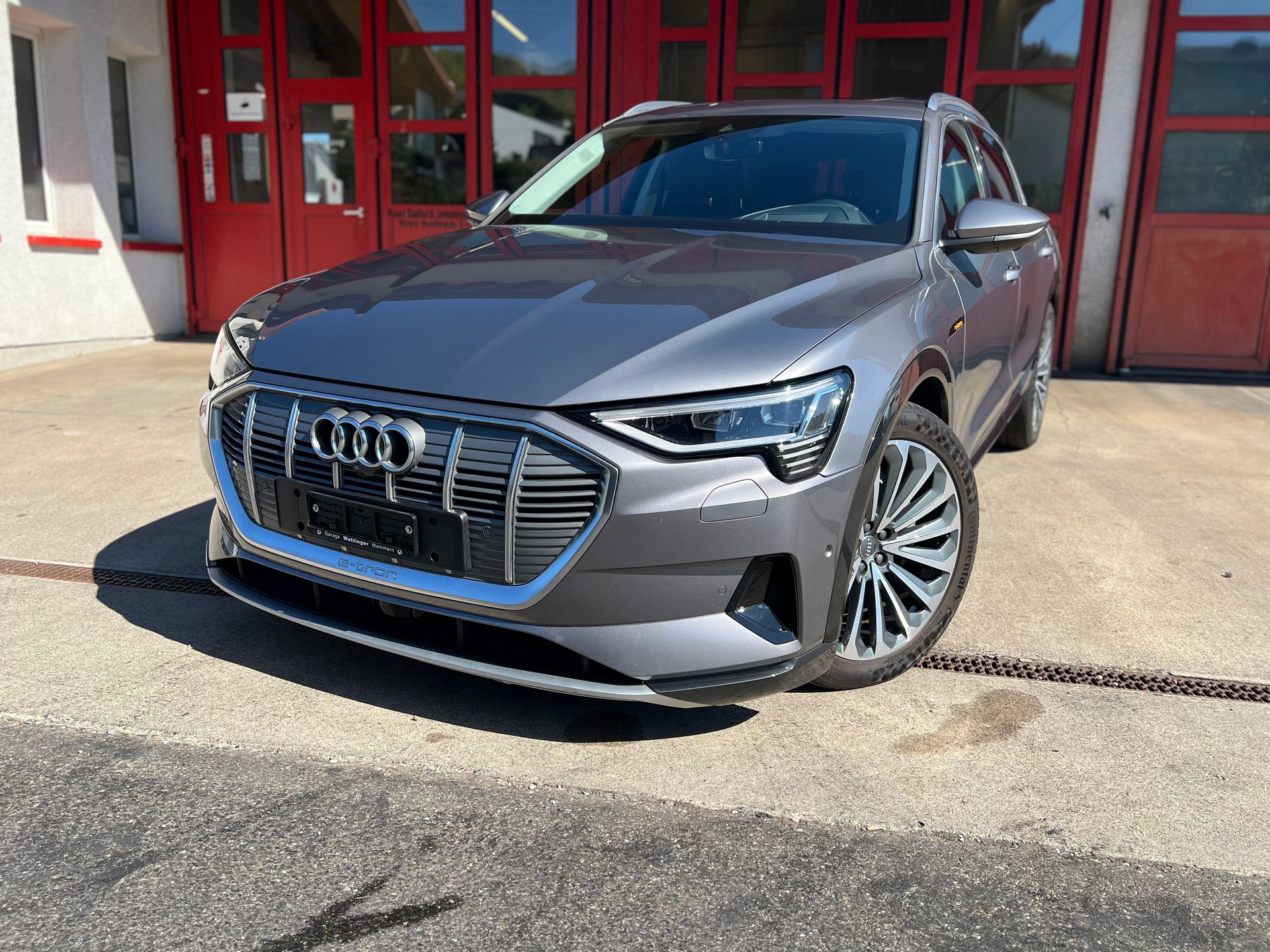 AUDI e-tron 55 quattro // SoH 97.7% // Matrix / Massagesitz / HUD / Pano / ufm.-image-0