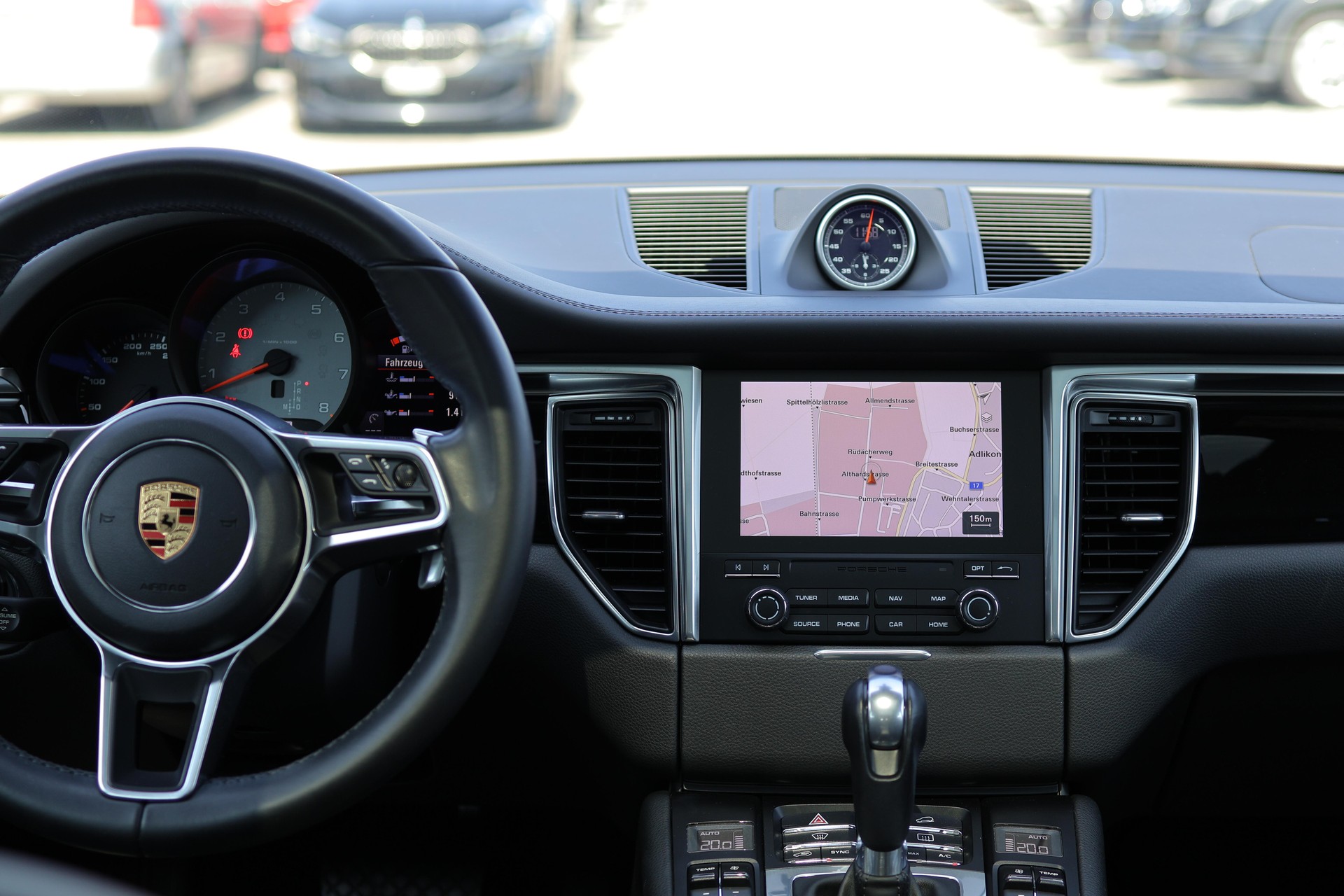 PORSCHE Macan 3.0 V6 S * LUFTFEDERUNG * 360° KAMERA * PANORAMADACH * BOSE SOUNDSYSTEM *-image-14