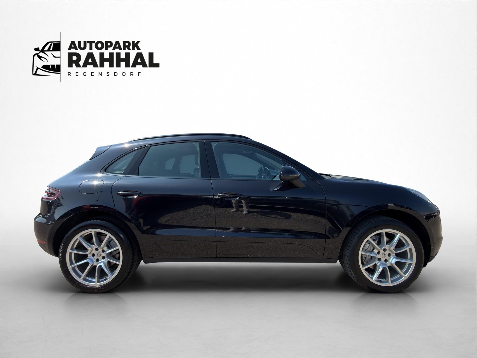 PORSCHE Macan 3.0 V6 S * LUFTFEDERUNG * 360° KAMERA * PANORAMADACH * BOSE SOUNDSYSTEM *-image-4