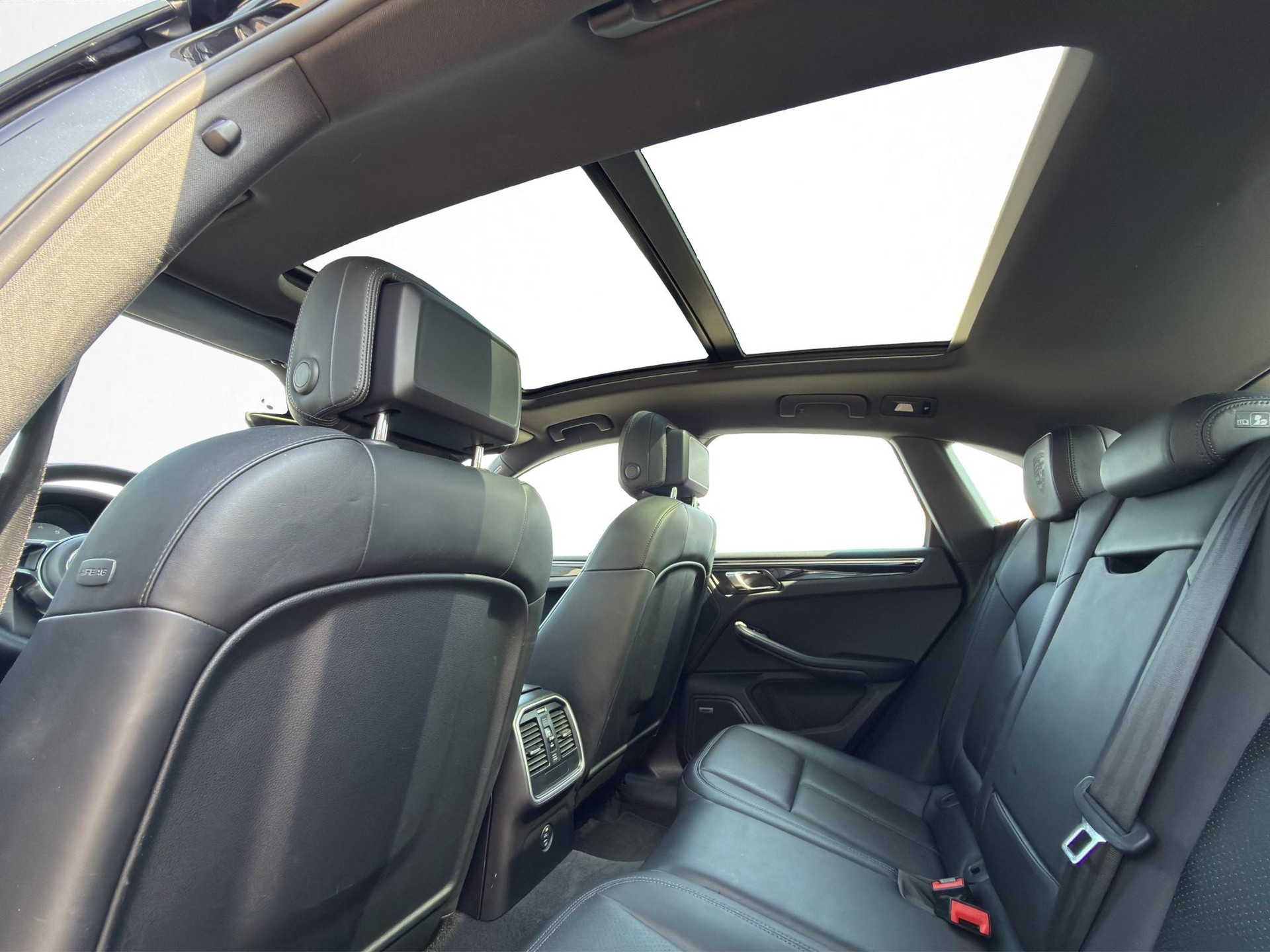 PORSCHE Macan 3.0 V6 S * LUFTFEDERUNG * 360° KAMERA * PANORAMADACH * BOSE SOUNDSYSTEM *-image-28