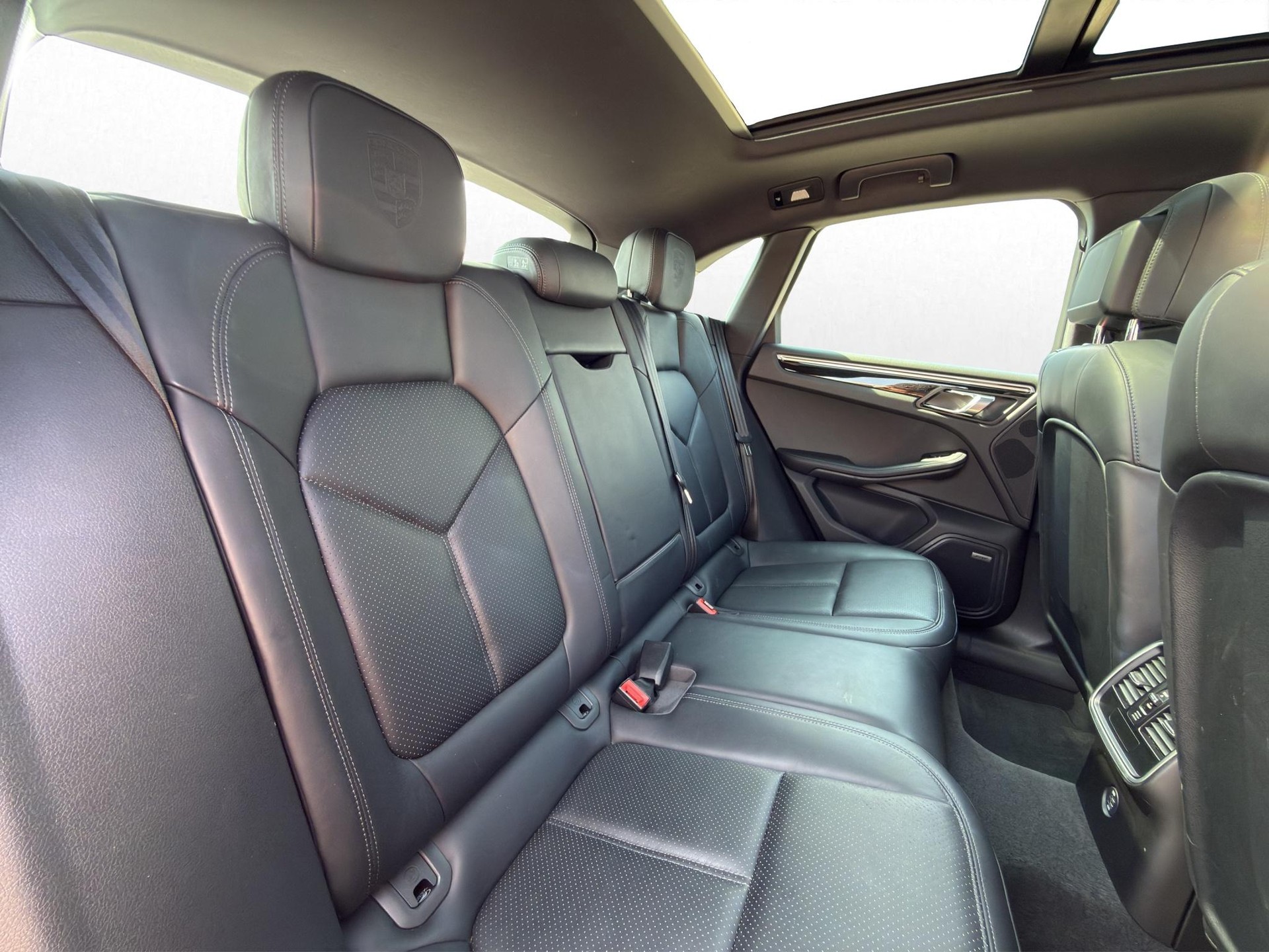 PORSCHE Macan 3.0 V6 S * LUFTFEDERUNG * 360° KAMERA * PANORAMADACH * BOSE SOUNDSYSTEM *-image-27