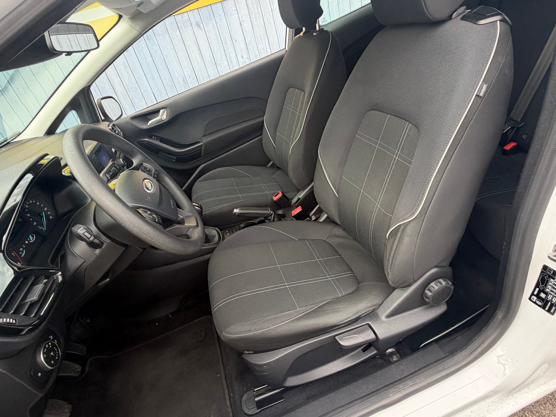 FORD Fiesta 1.0 SCTi Trend-image-9